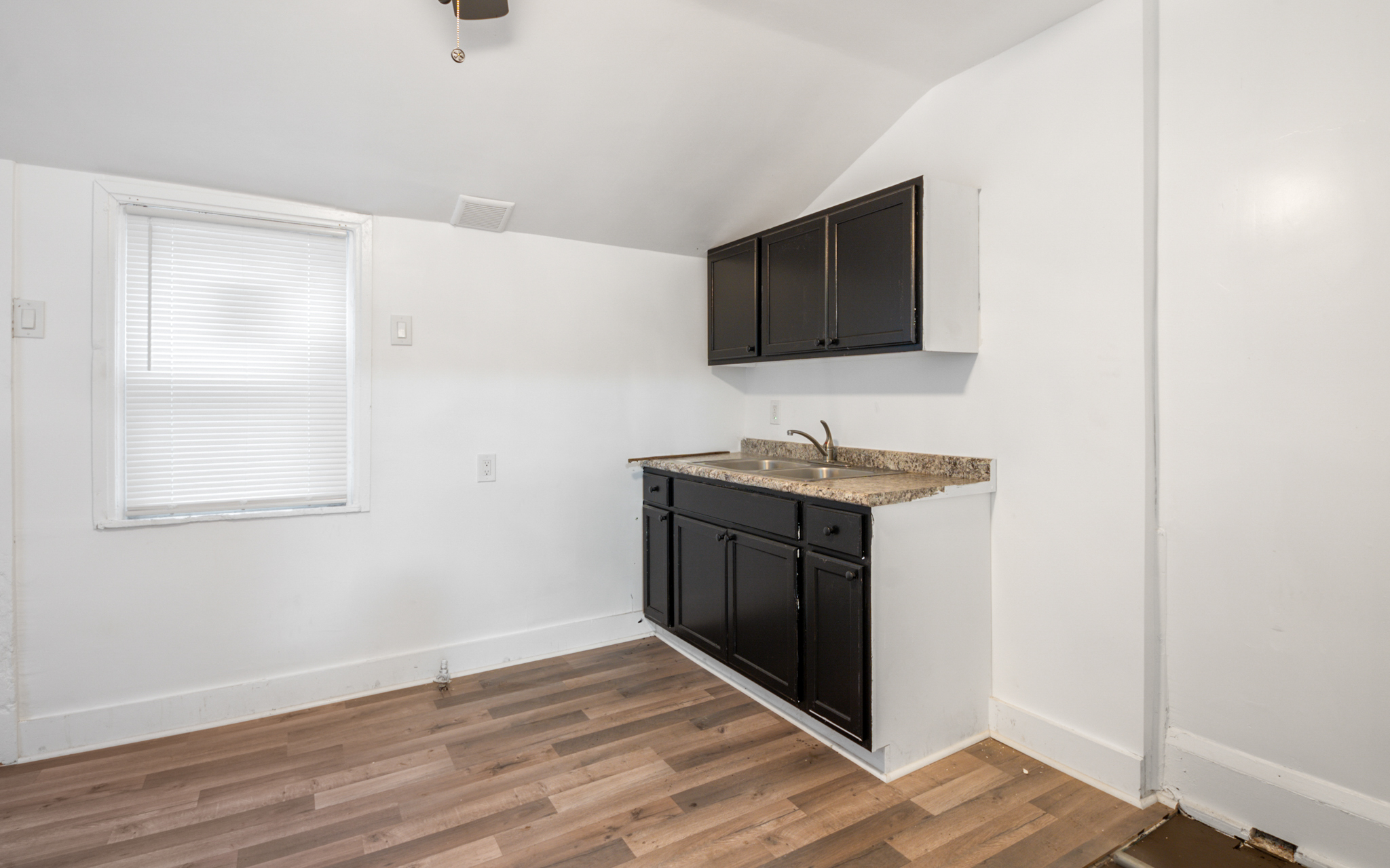 House for rent at 1361 E 45th St, Cleveland OH — photo 12