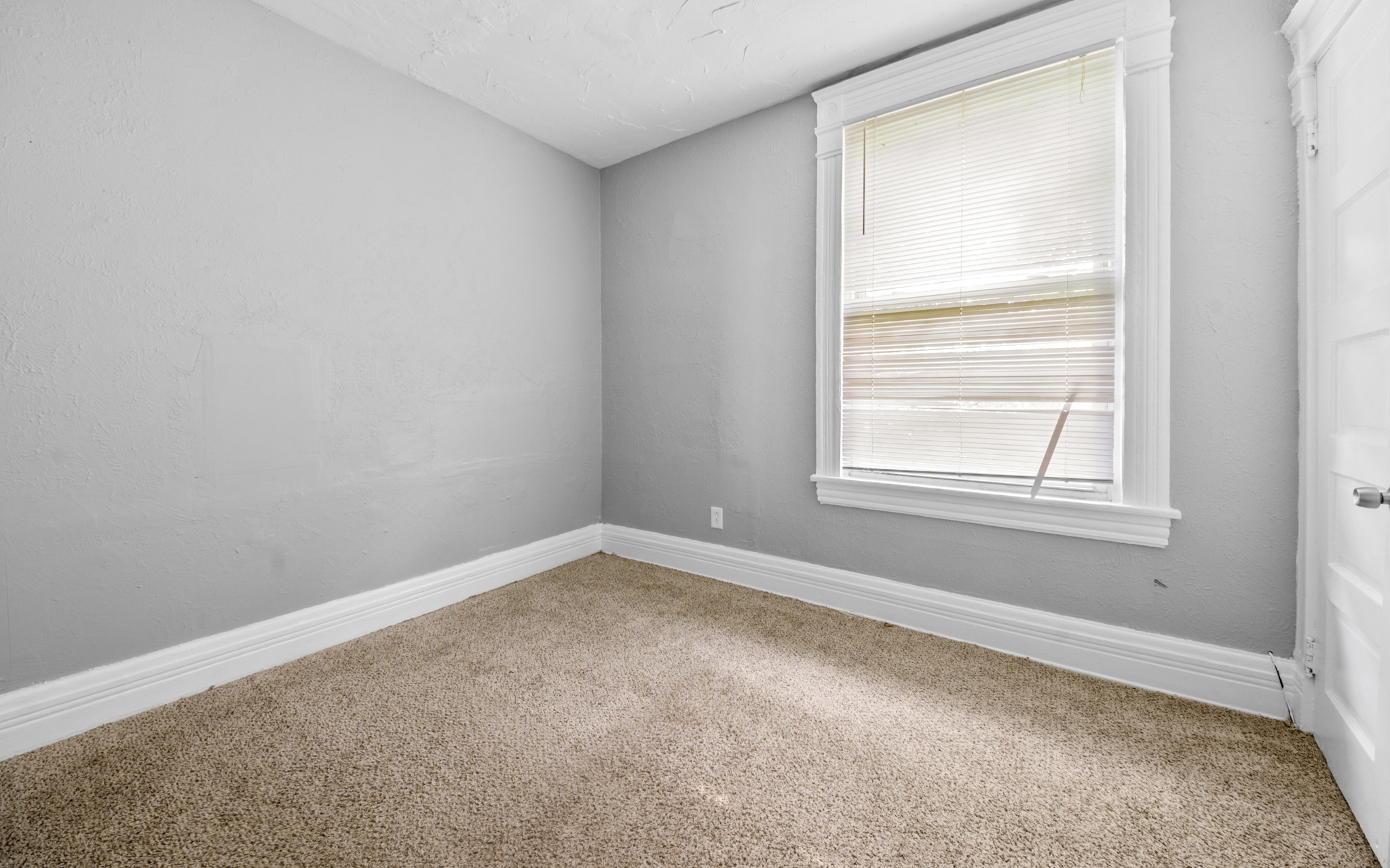 Triplex for rent at 1261 E 99th St, Cleveland OH — photo 5