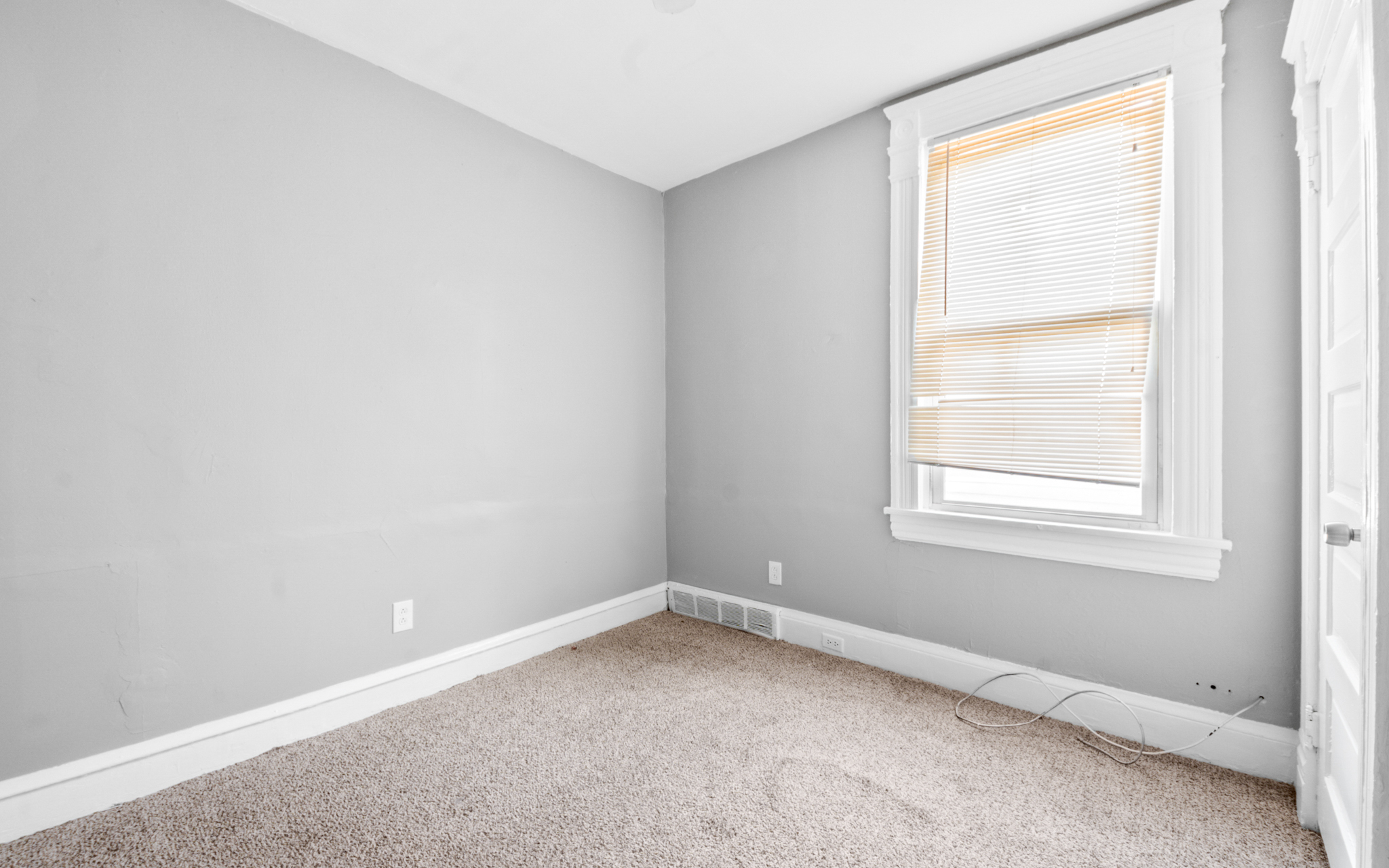 Triplex for rent at 1261 E 99th St, Cleveland OH — photo 8
