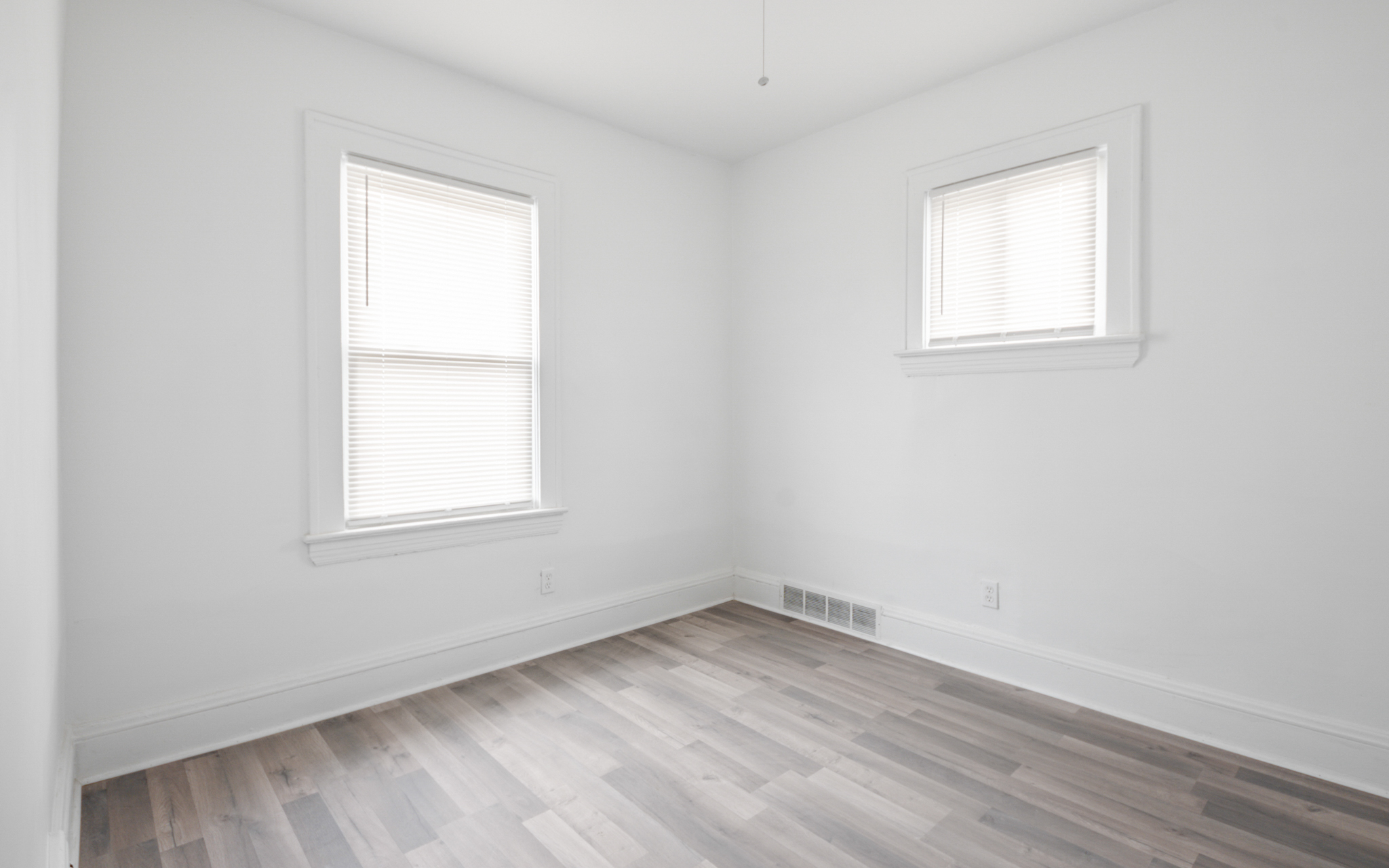 Duplex for rent at 8511 Jeffries Ave, Cleveland OH — photo 4