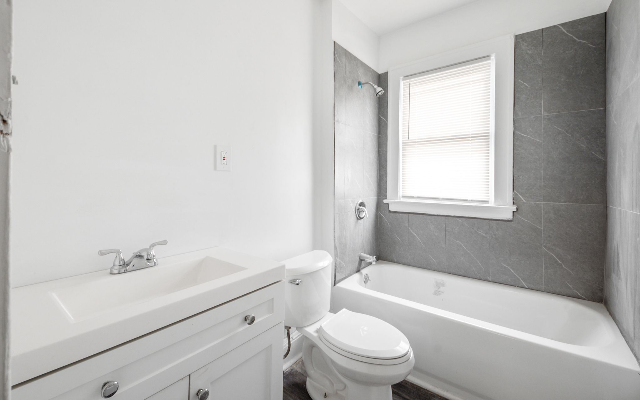 Duplex for rent at 8511 Jeffries Ave, Cleveland OH — photo 7