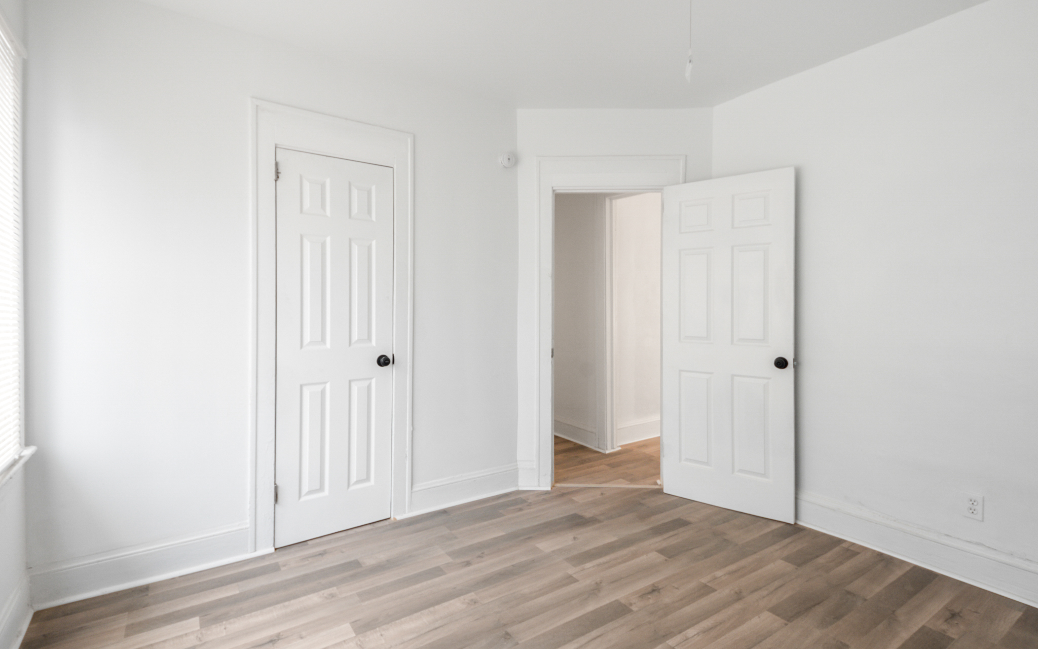Duplex for rent at 8511 Jeffries Ave, Cleveland OH — photo 9