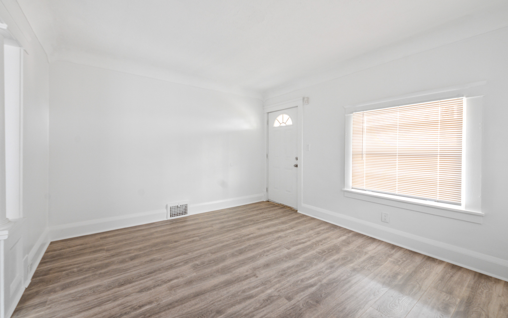 Duplex for rent at 8002 Maryland Ave, Cleveland OH — photo 11