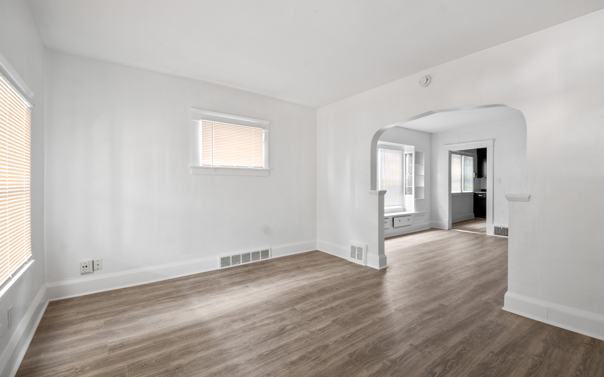 Duplex for rent at 8002 Maryland Ave, Cleveland OH — photo 2