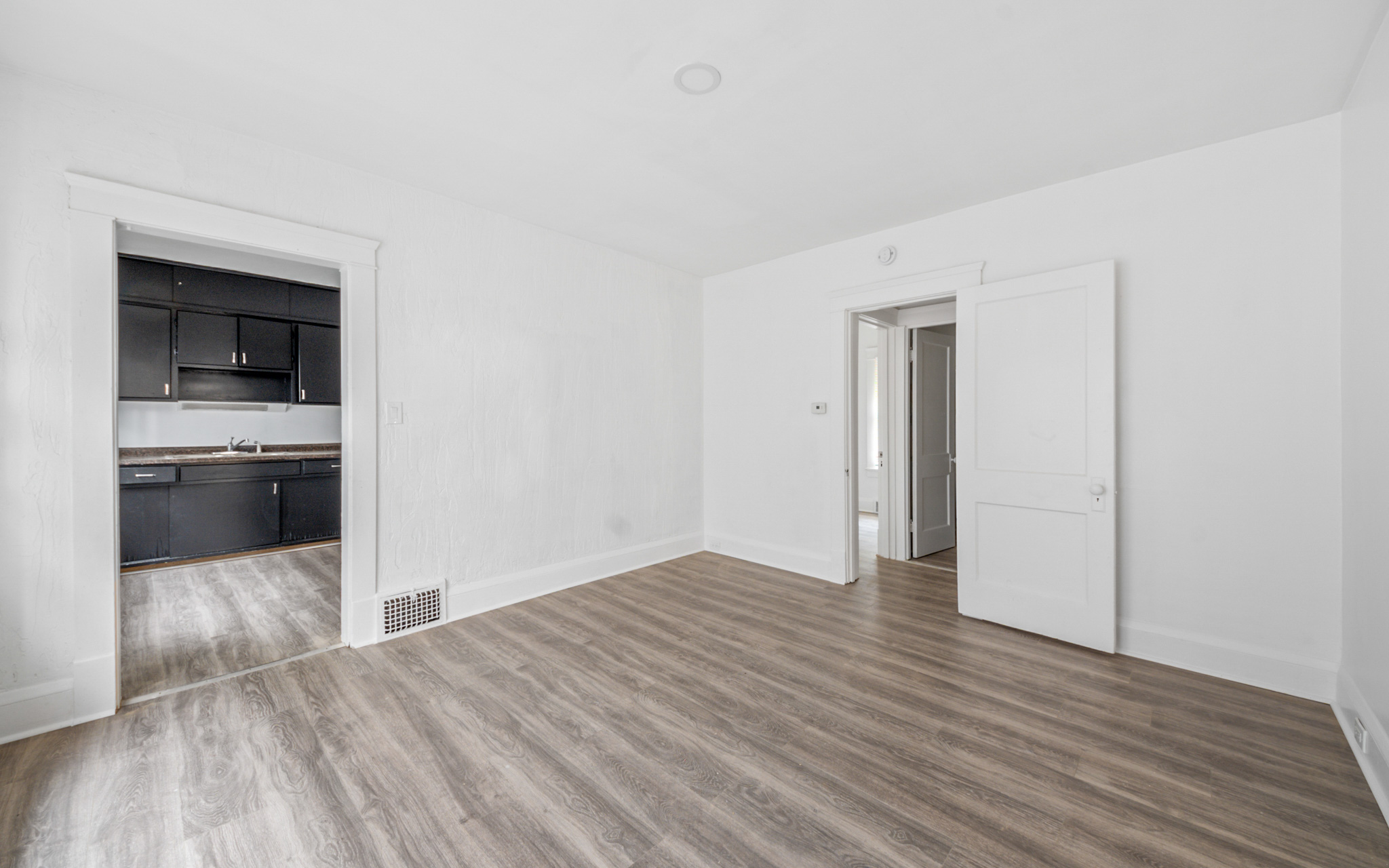 Duplex for rent at 8002 Maryland Ave, Cleveland OH — photo 8