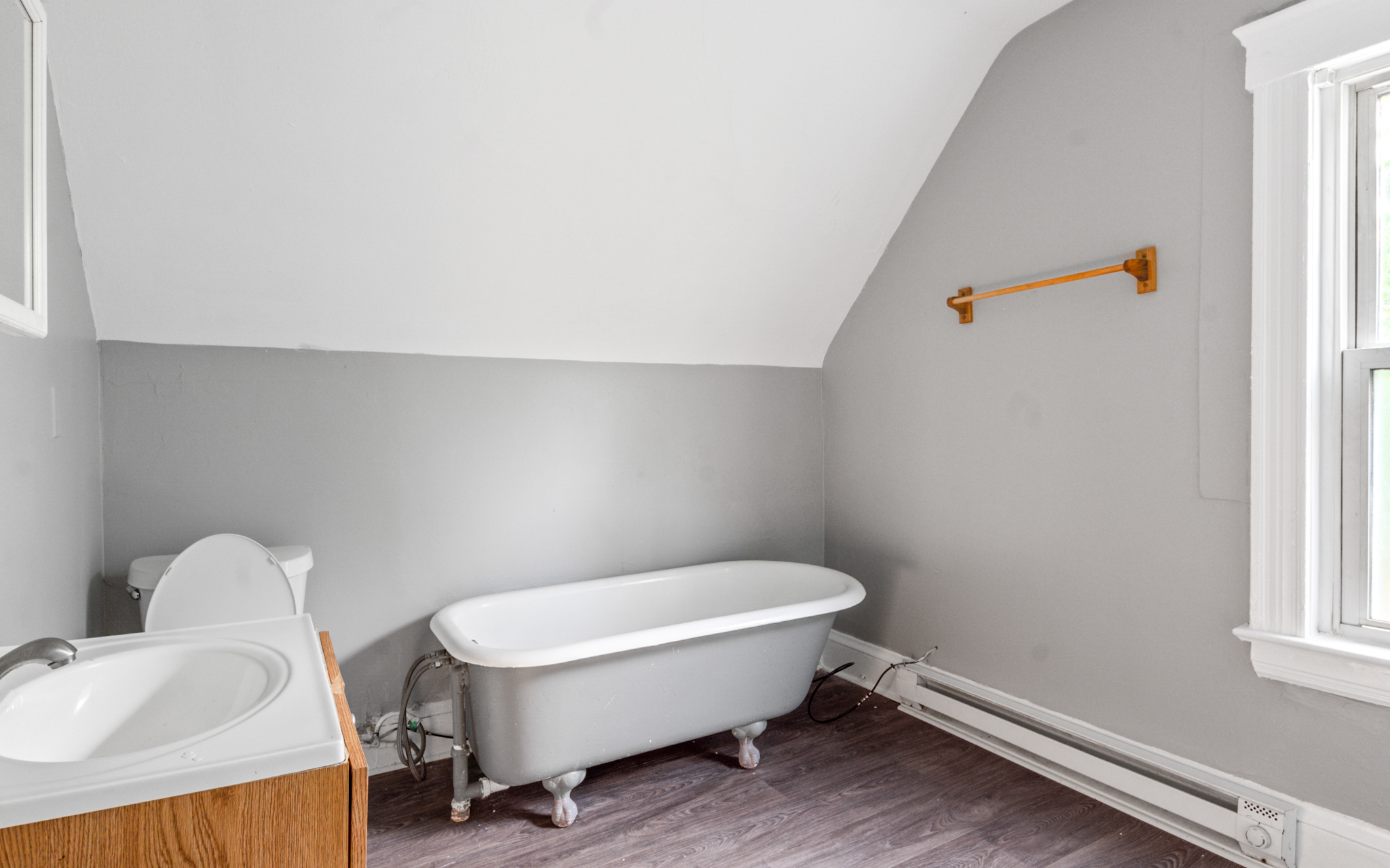 Triplex for rent at 1261 E 99th St, Cleveland OH — photo 4
