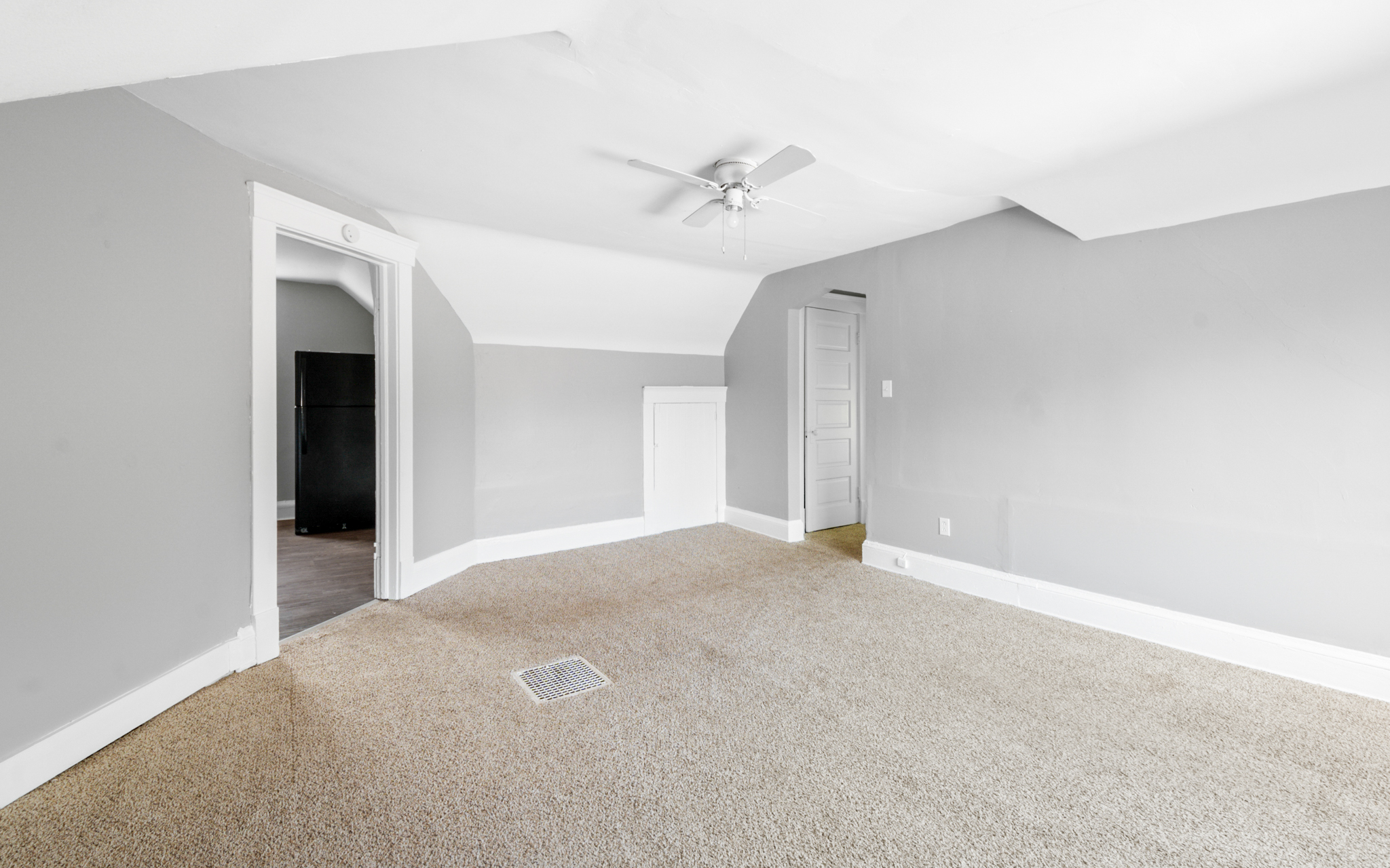 Triplex for rent at 1261 E 99th St, Cleveland OH — photo 6