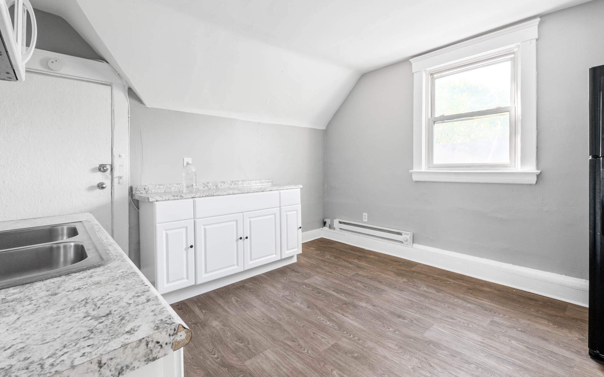 Triplex for rent at 1261 E 99th St, Cleveland OH — photo 7