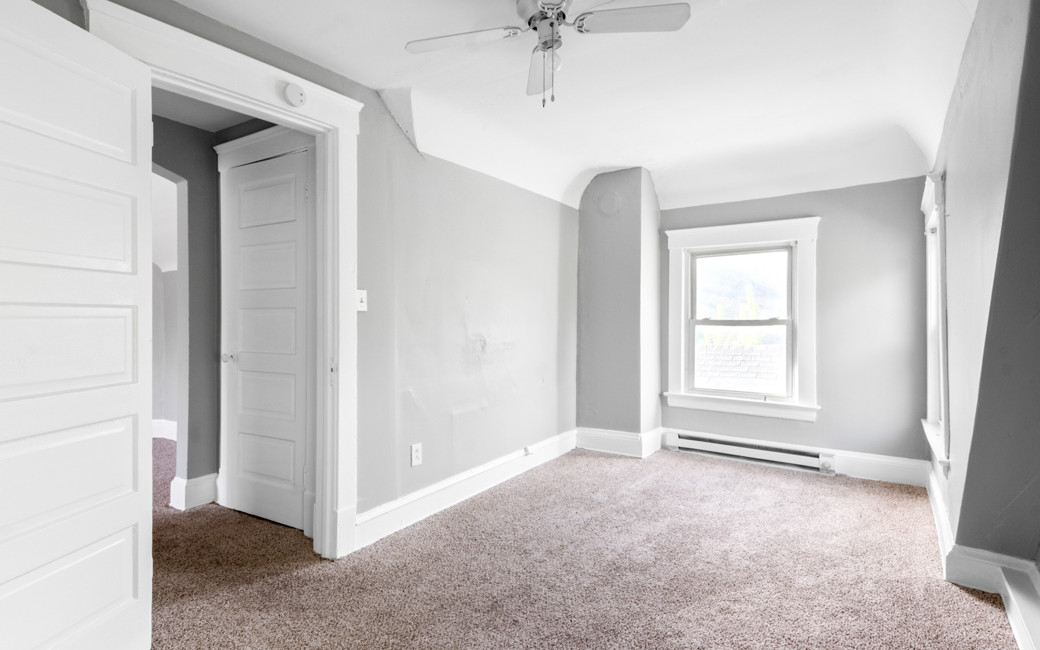 Triplex for rent at 1261 E 99th St, Cleveland OH — photo 8