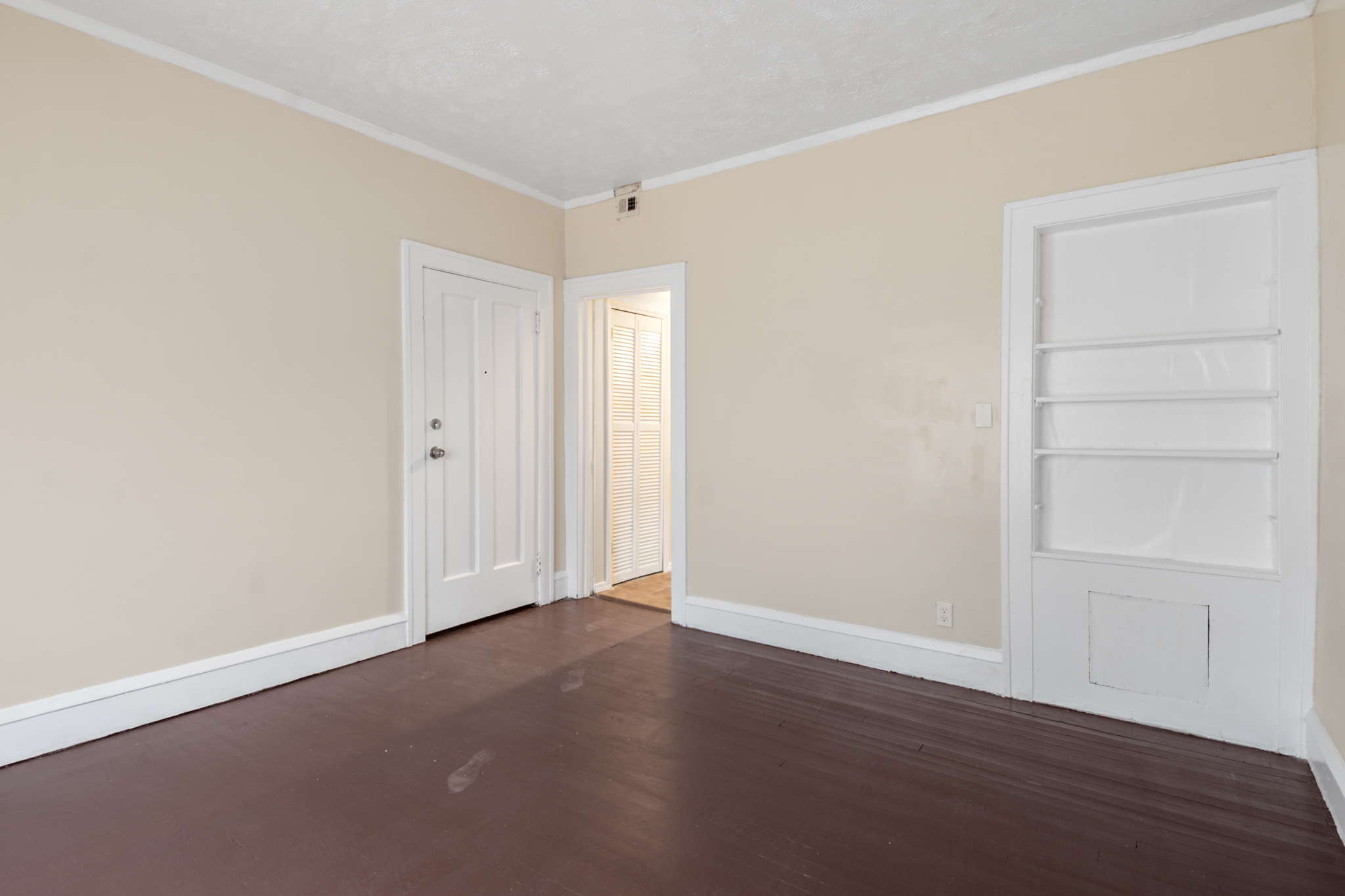 Fourplex for rent at 874 Whitcomb Rd, Cleveland OH — photo 7