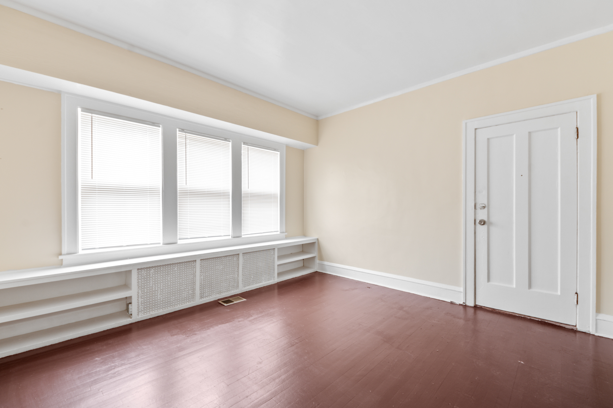 Fourplex for rent at 874 Whitcomb Rd, Cleveland OH — photo 10