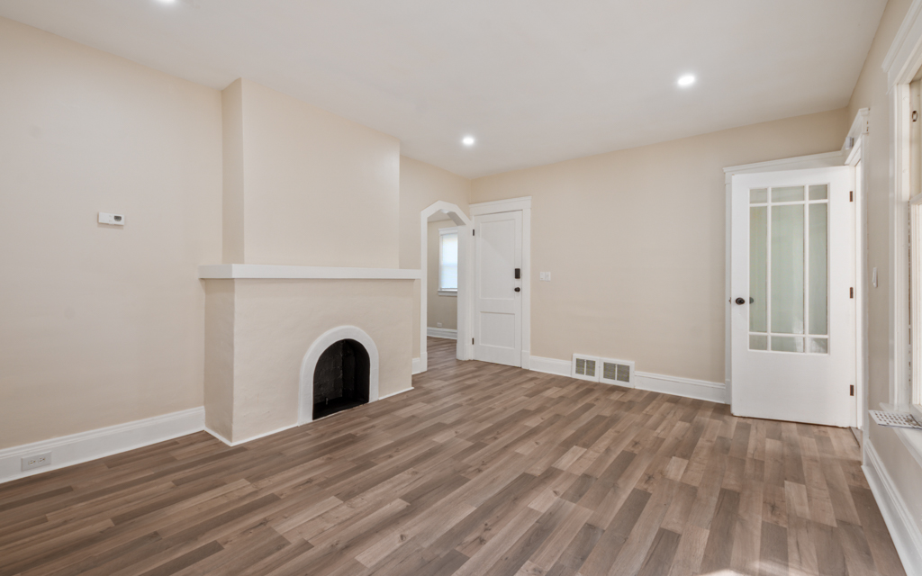 Duplex for rent at 13410 Kelso Ave, Cleveland