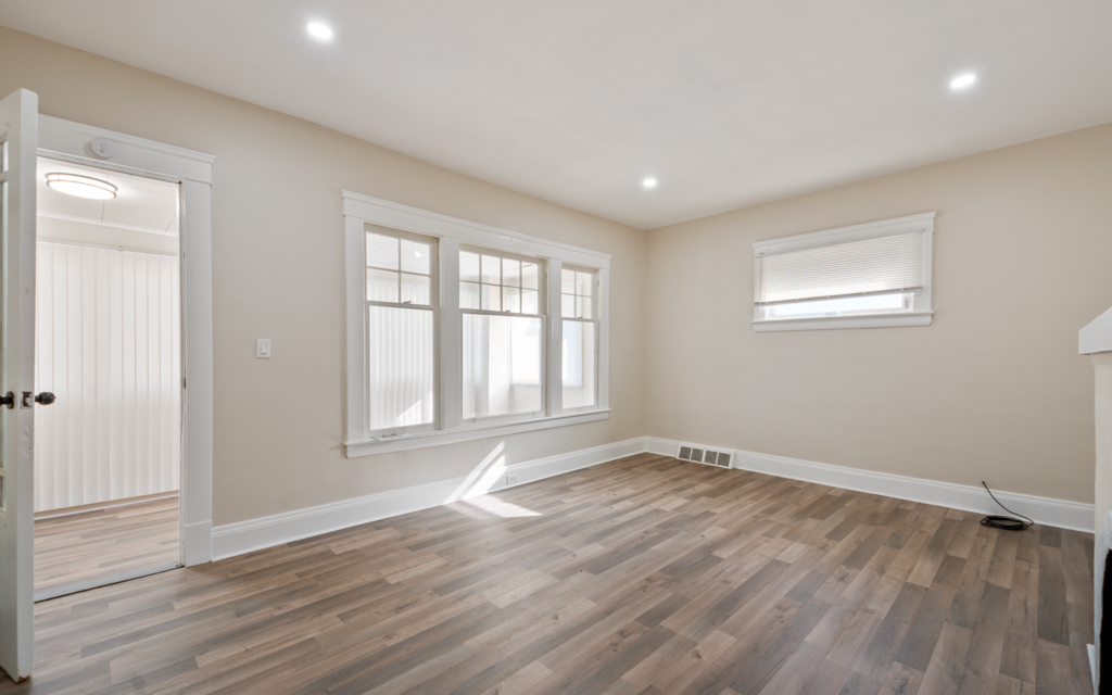 Duplex for rent at 13410 Kelso Ave, Cleveland OH — photo 3