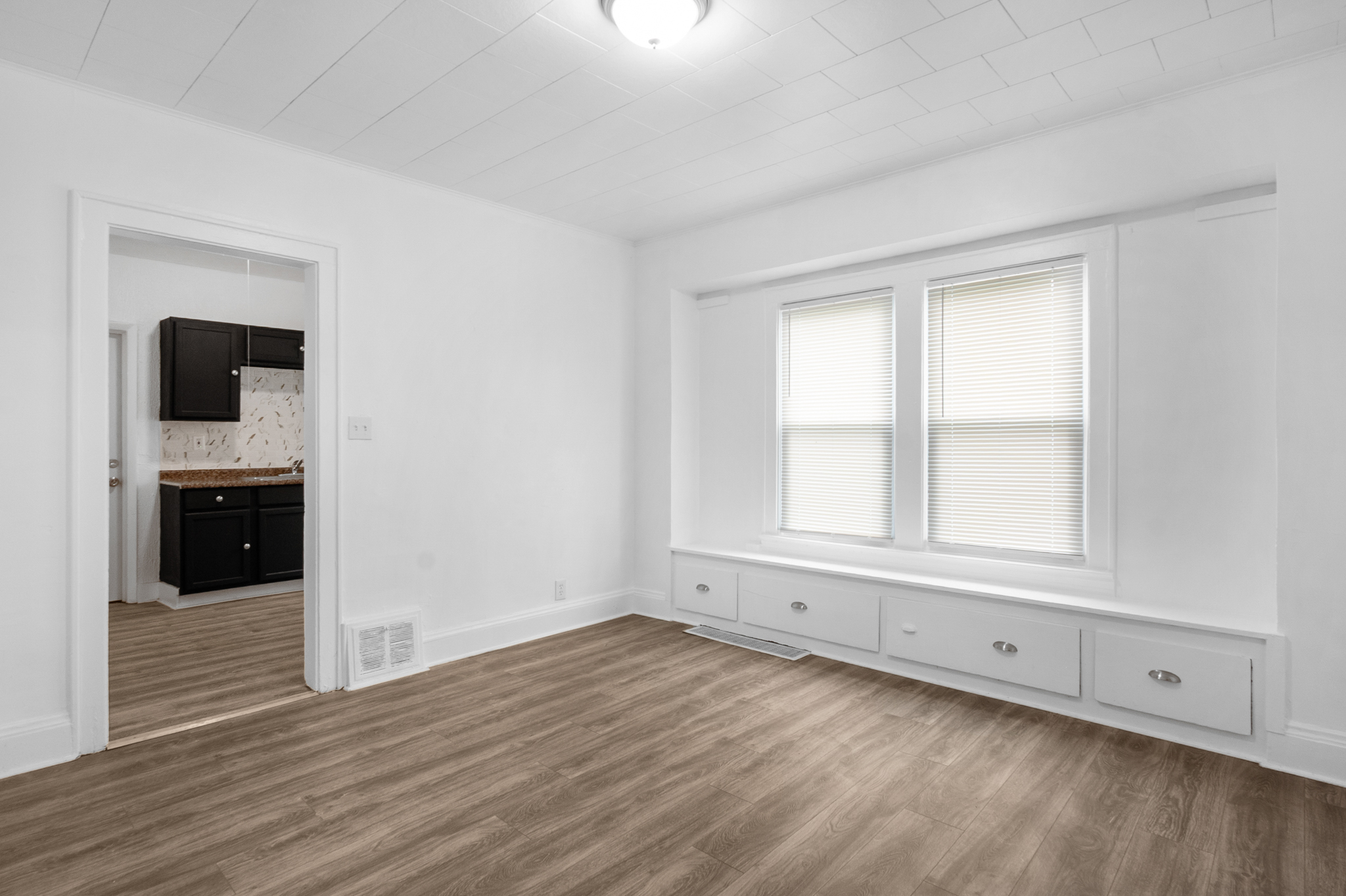 Duplex for rent at 13500 3rd Ave, East Cleveland