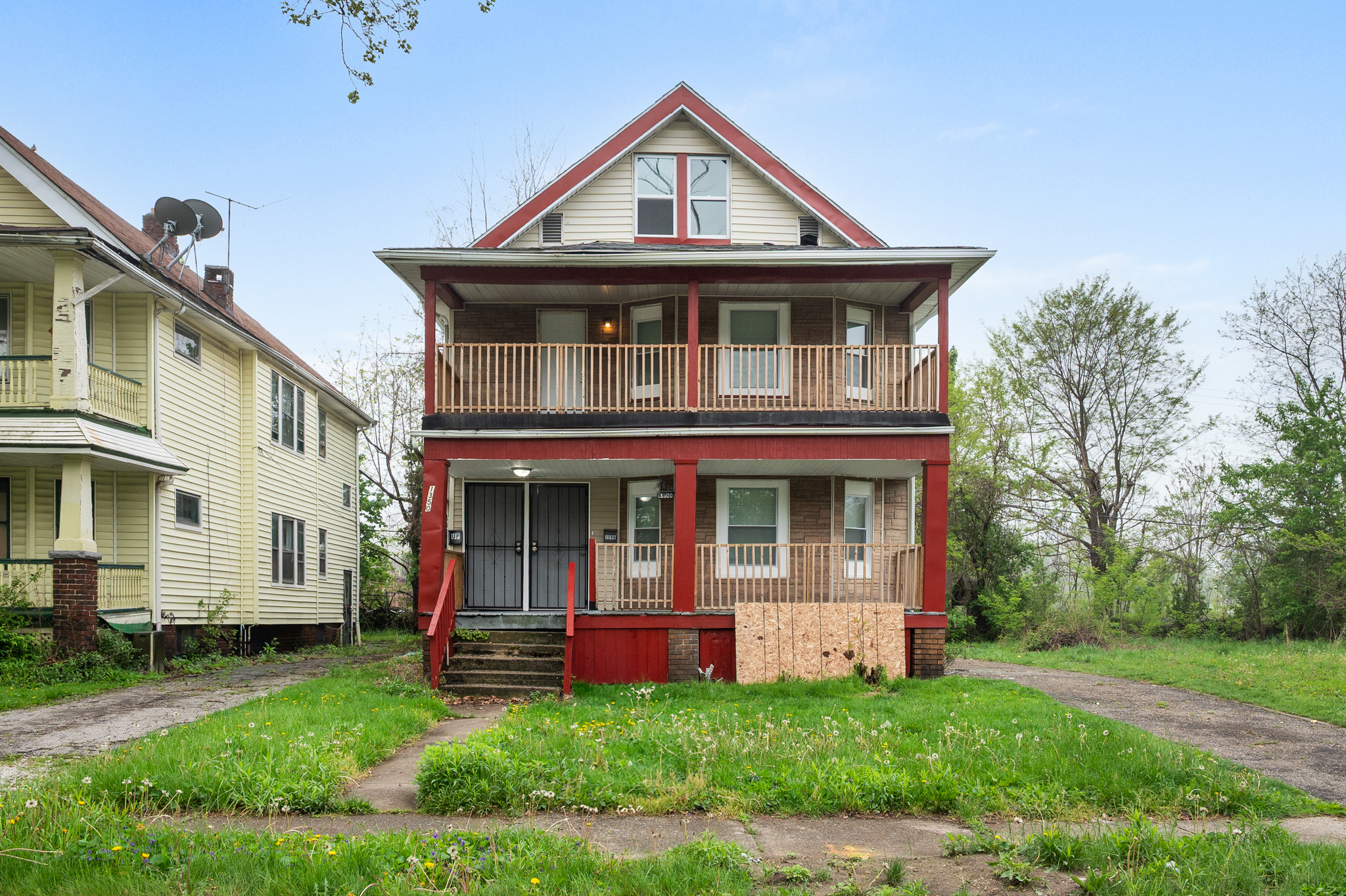 Duplex for rent at 13500 3rd Ave, East Cleveland OH — photo 2