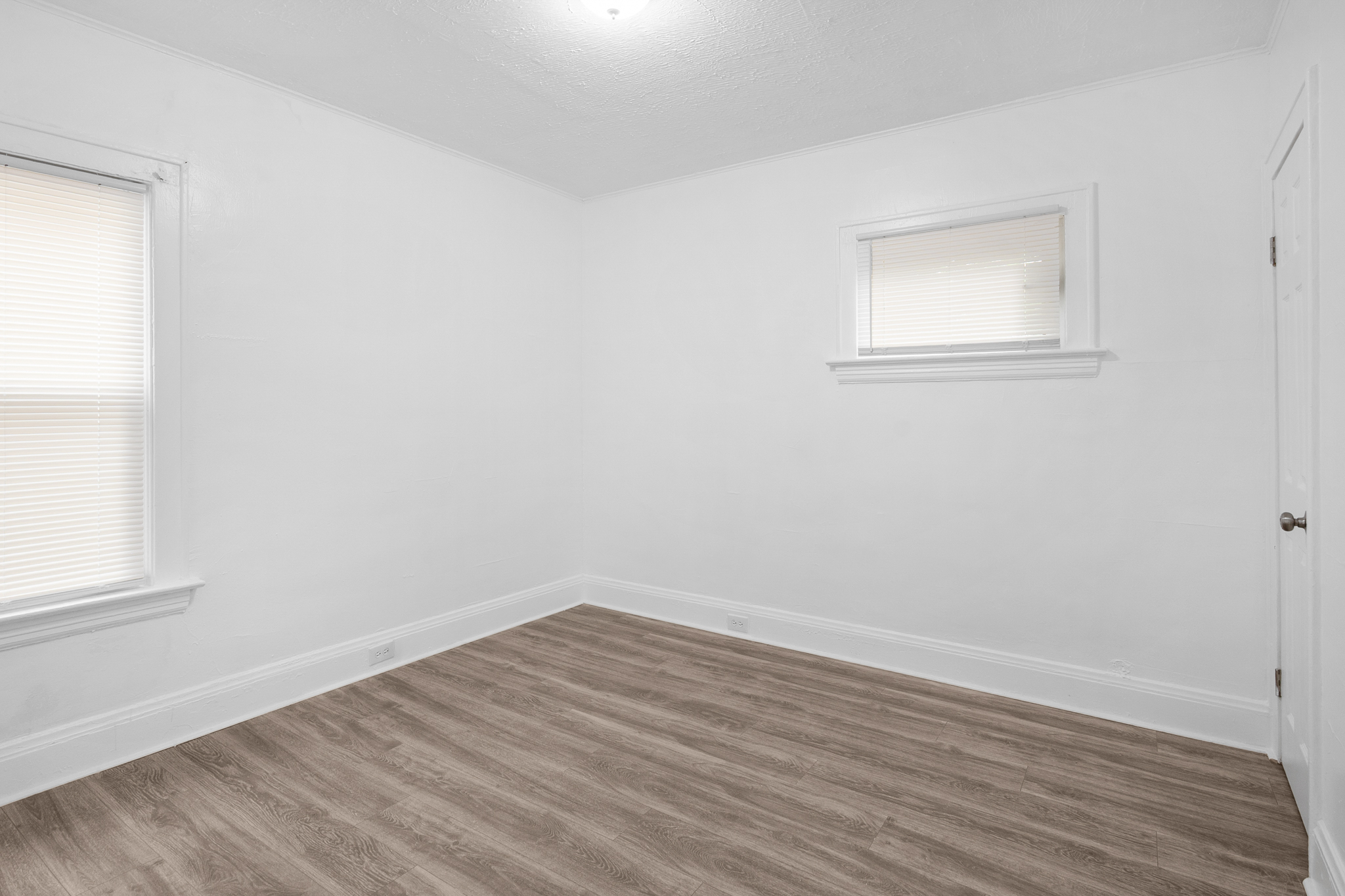 Duplex for rent at 13500 3rd Ave, East Cleveland OH — photo 6
