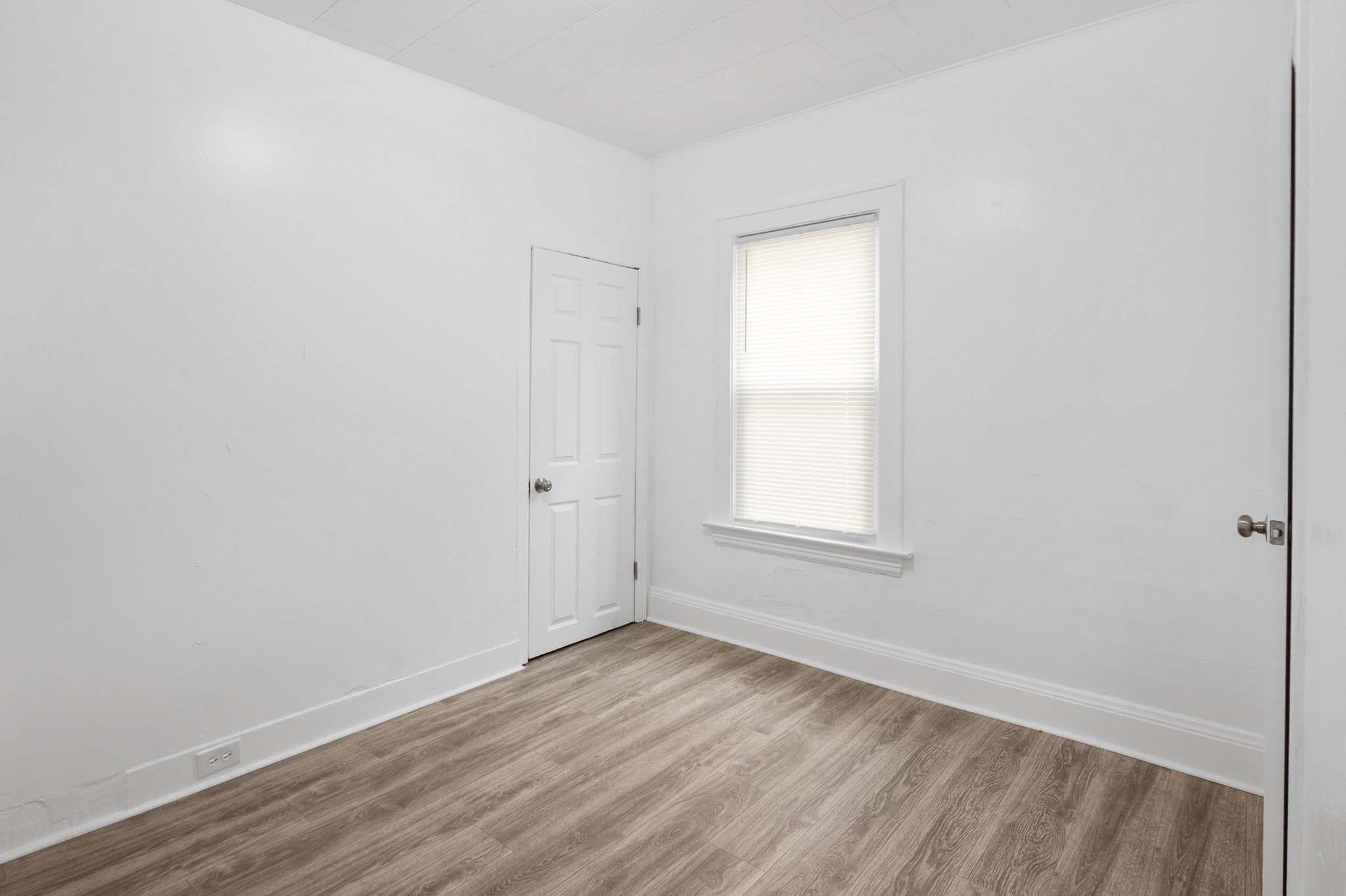 Duplex for rent at 13500 3rd Ave, East Cleveland OH — photo 7
