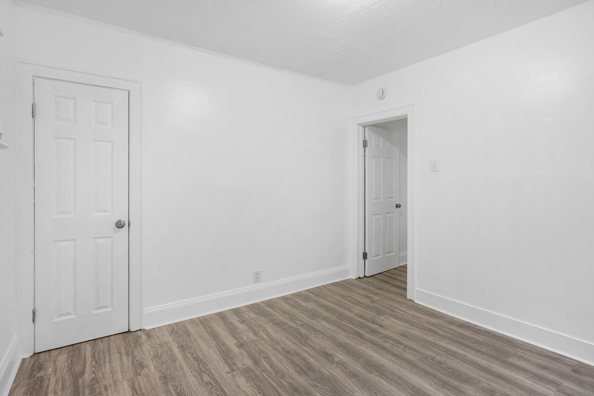 Duplex for rent at 13500 3rd Ave, East Cleveland OH — photo 9