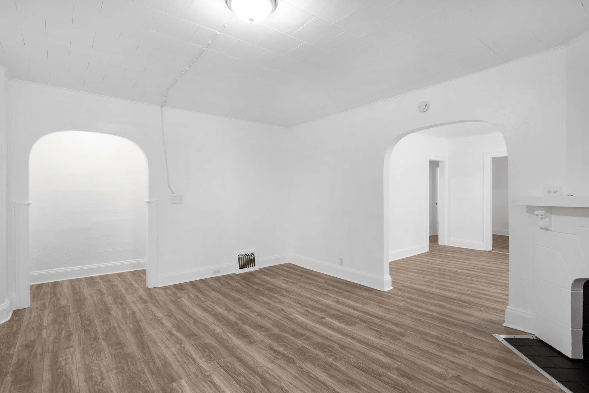 Duplex for rent at 13500 3rd Ave, East Cleveland OH — photo 11
