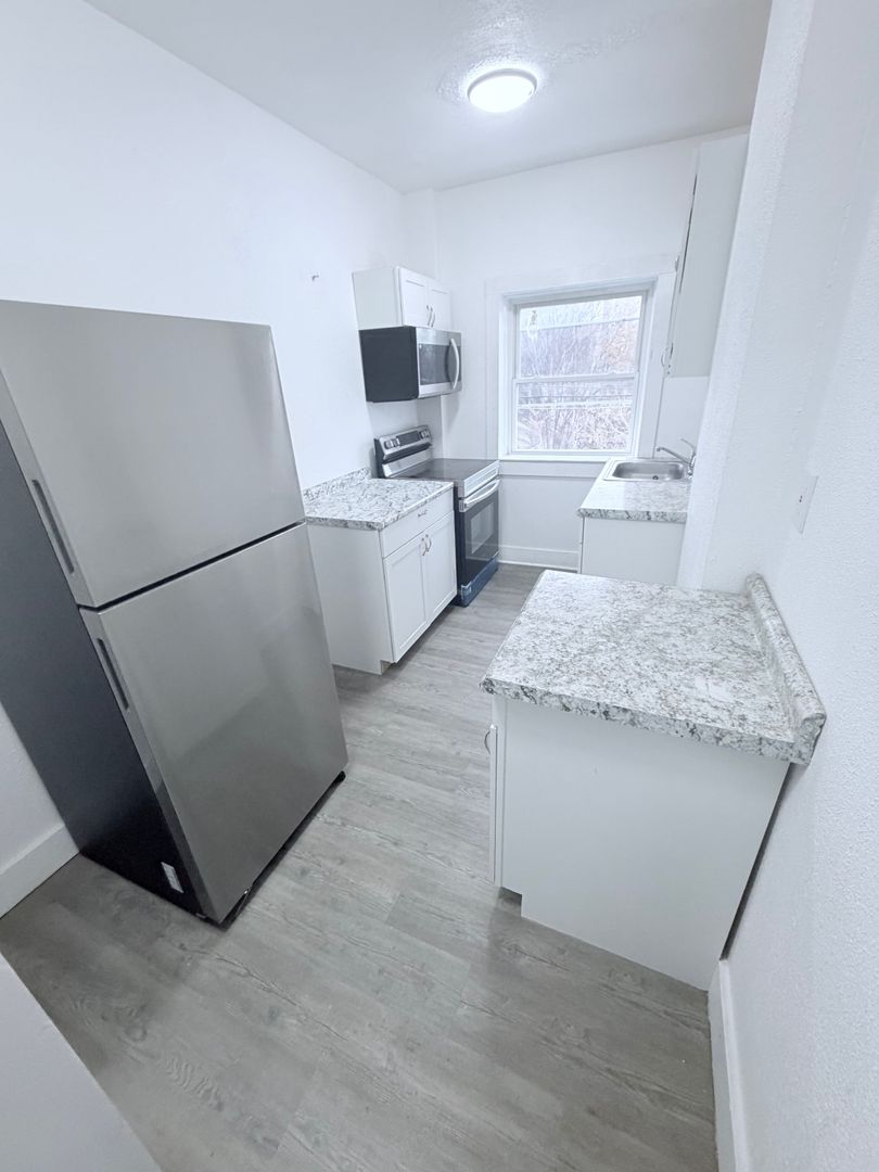 Apartment for rent at 13671 Euclid Ave, East Cleveland OH — photo 8