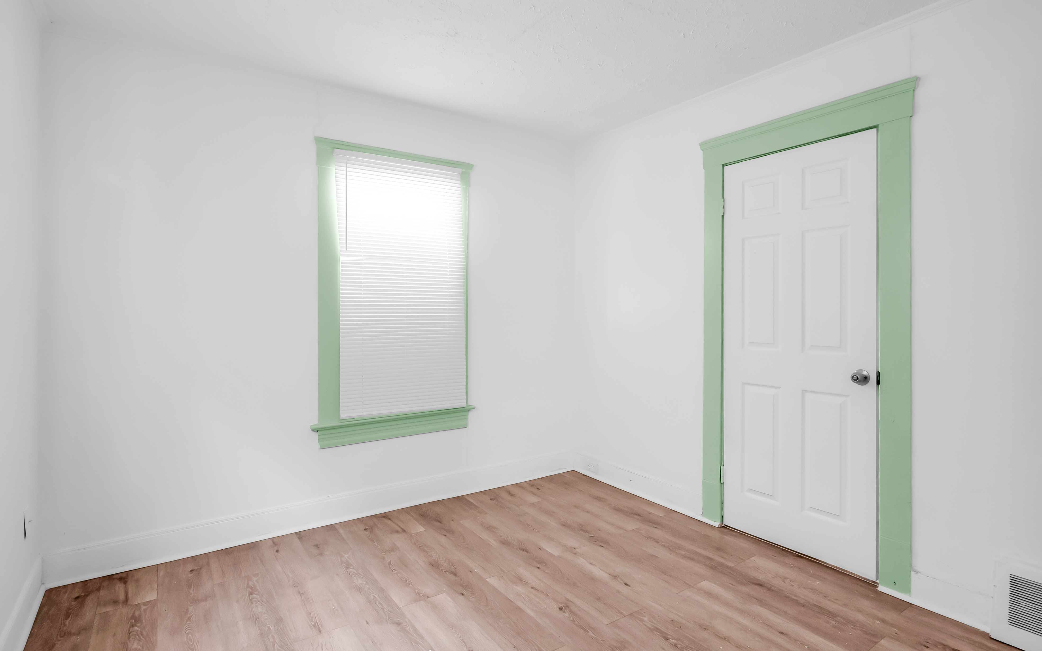 Apartment for rent at 509 E 143rd St, Cleveland OH — photo 5