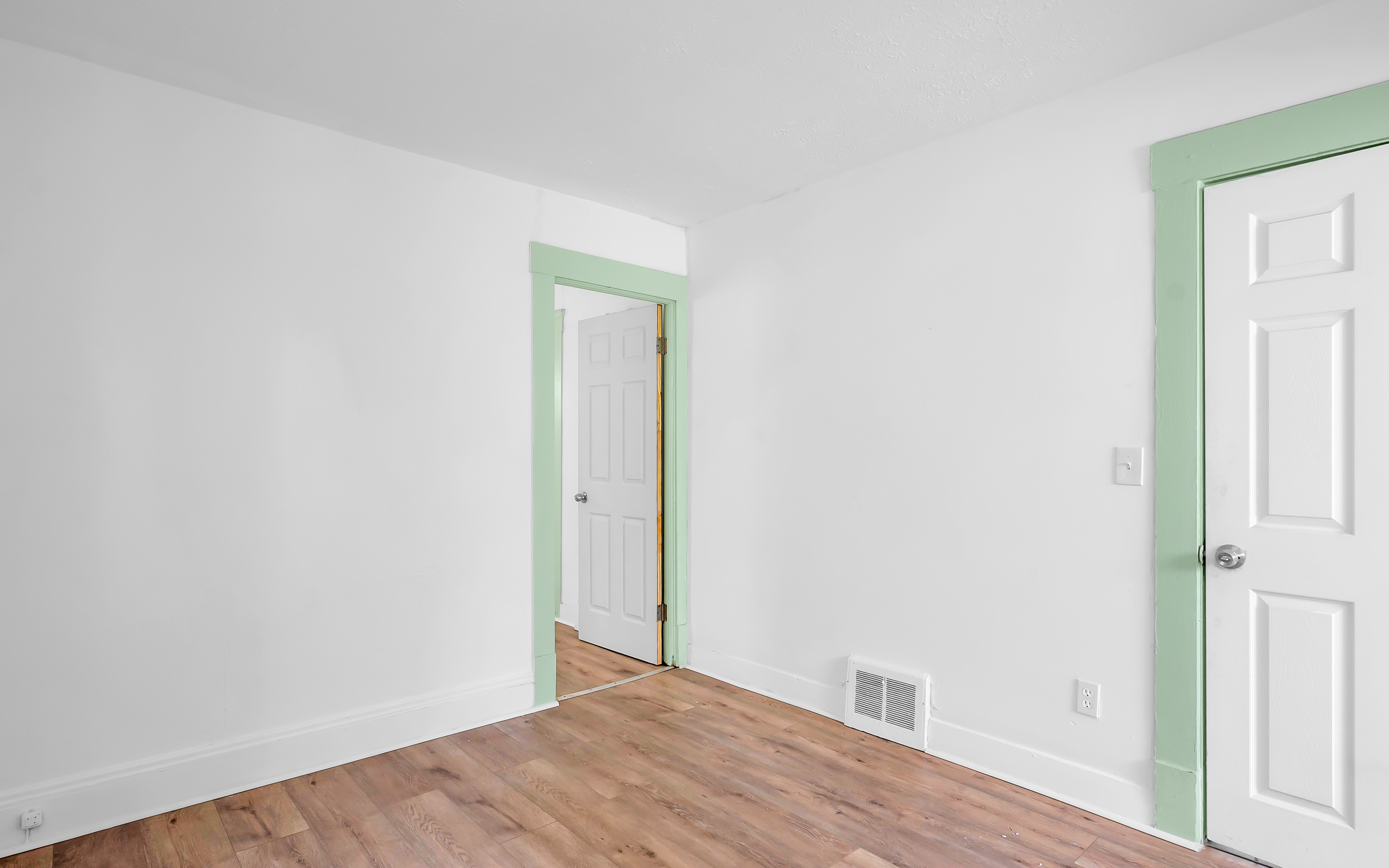 Apartment for rent at 509 E 143rd St, Cleveland OH — photo 8