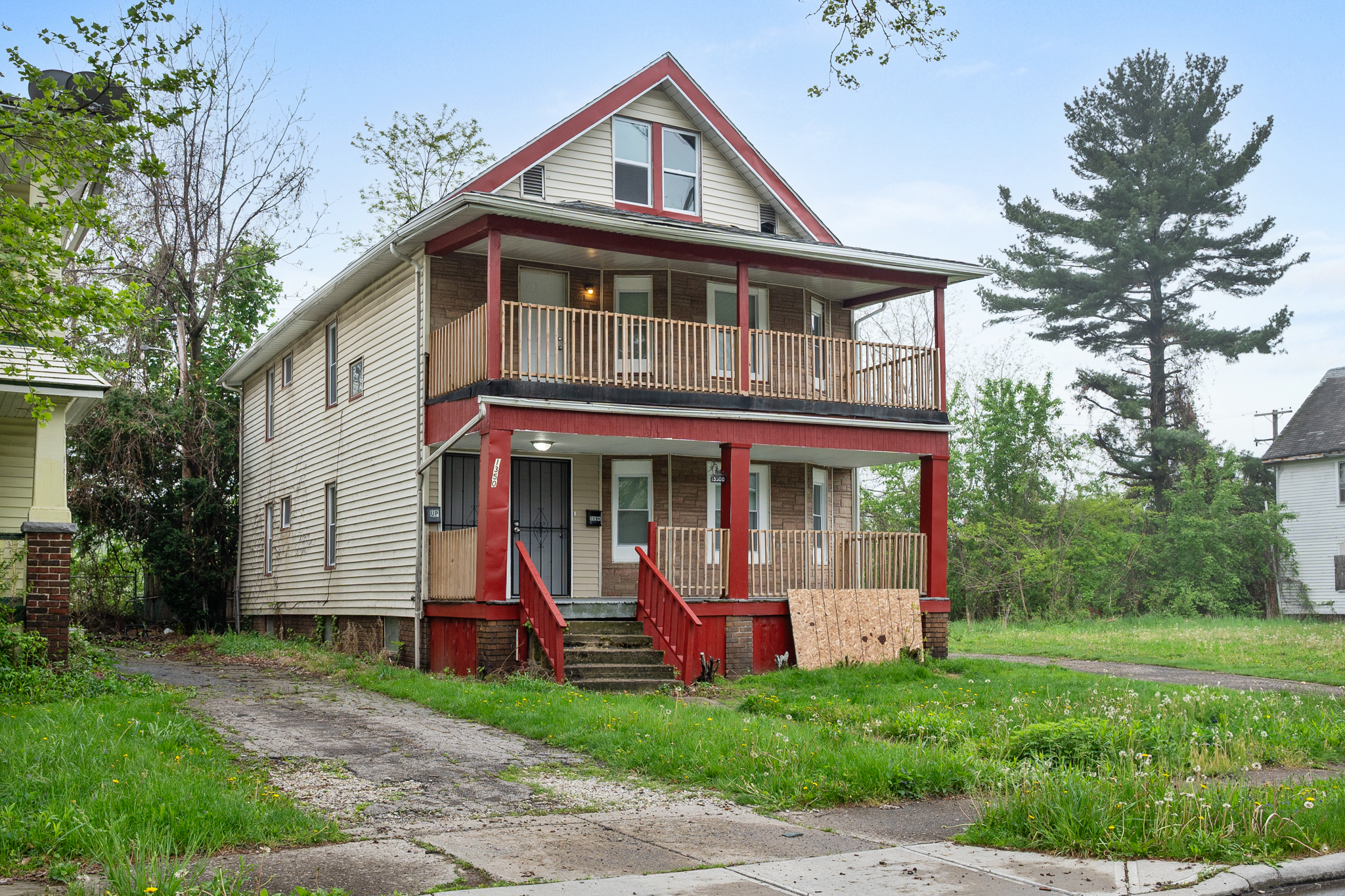 Duplex for rent at 13500 3rd Ave, East Cleveland OH — photo 2