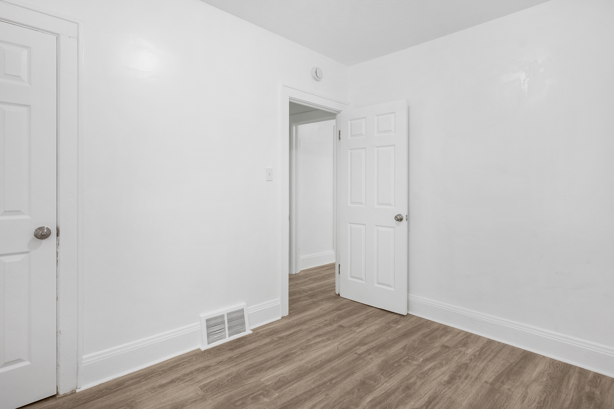 Duplex for rent at 13500 3rd Ave, East Cleveland OH — photo 7