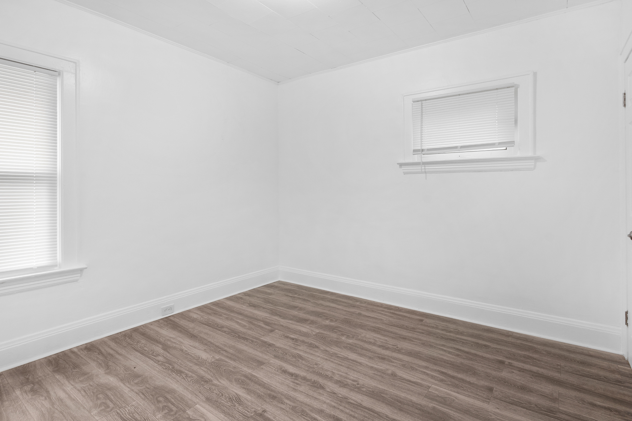 Duplex for rent at 13500 3rd Ave, East Cleveland OH — photo 8