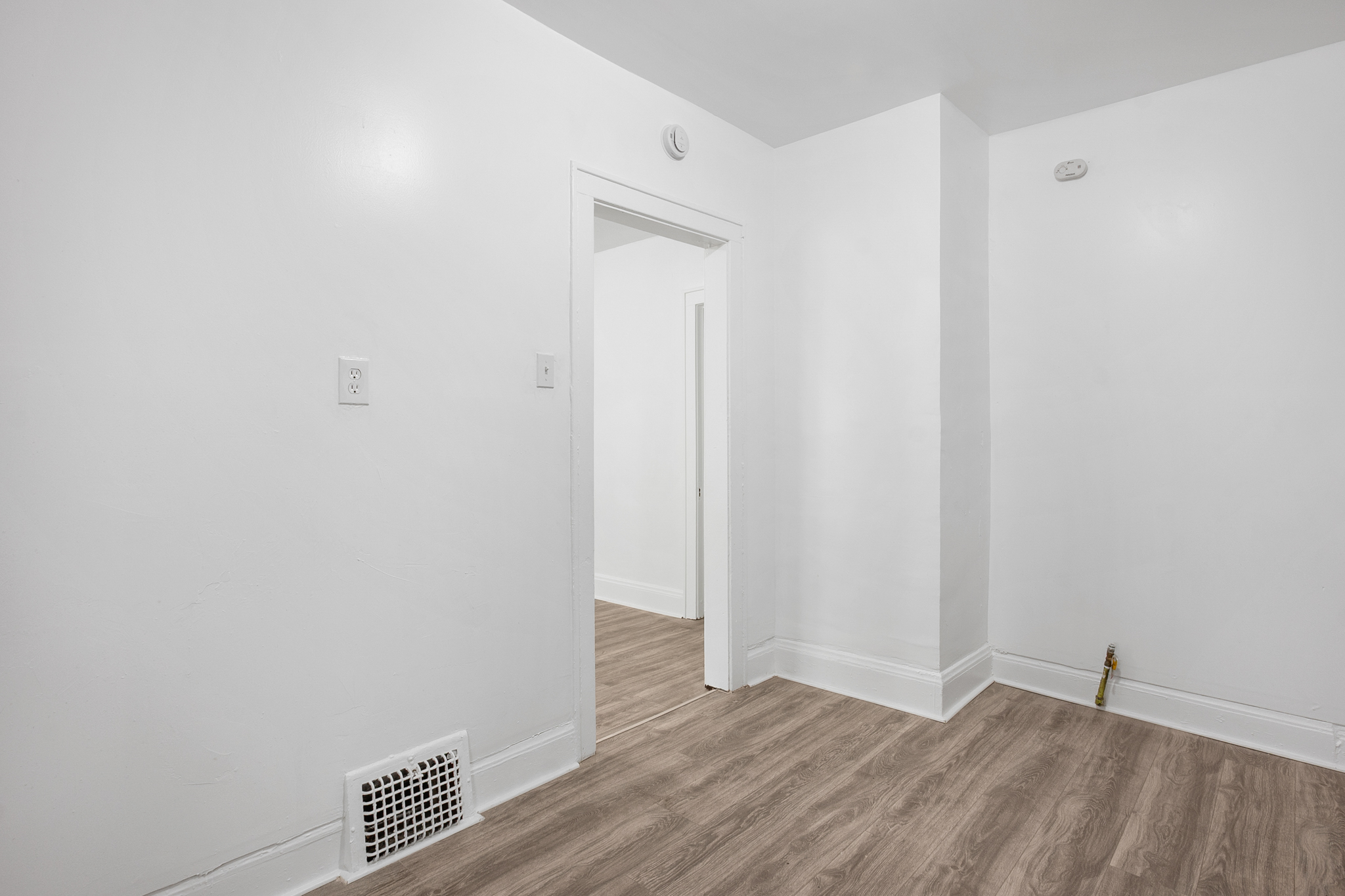Duplex for rent at 13500 3rd Ave, East Cleveland OH — photo 11