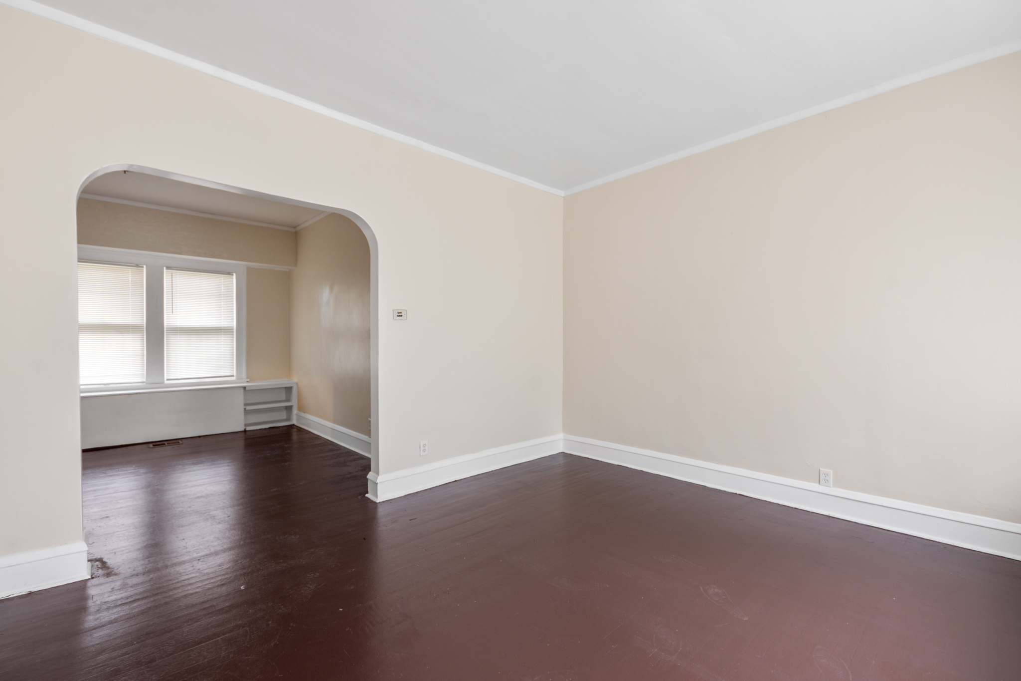 Fourplex for rent at 874 Whitcomb Rd, Cleveland OH — photo 9