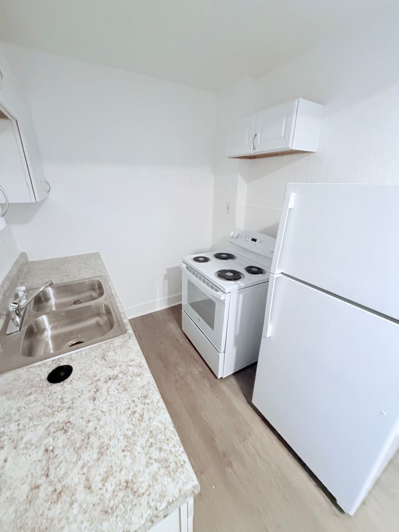 Apartment for rent at 13671 Euclid Ave, East Cleveland OH — photo 7