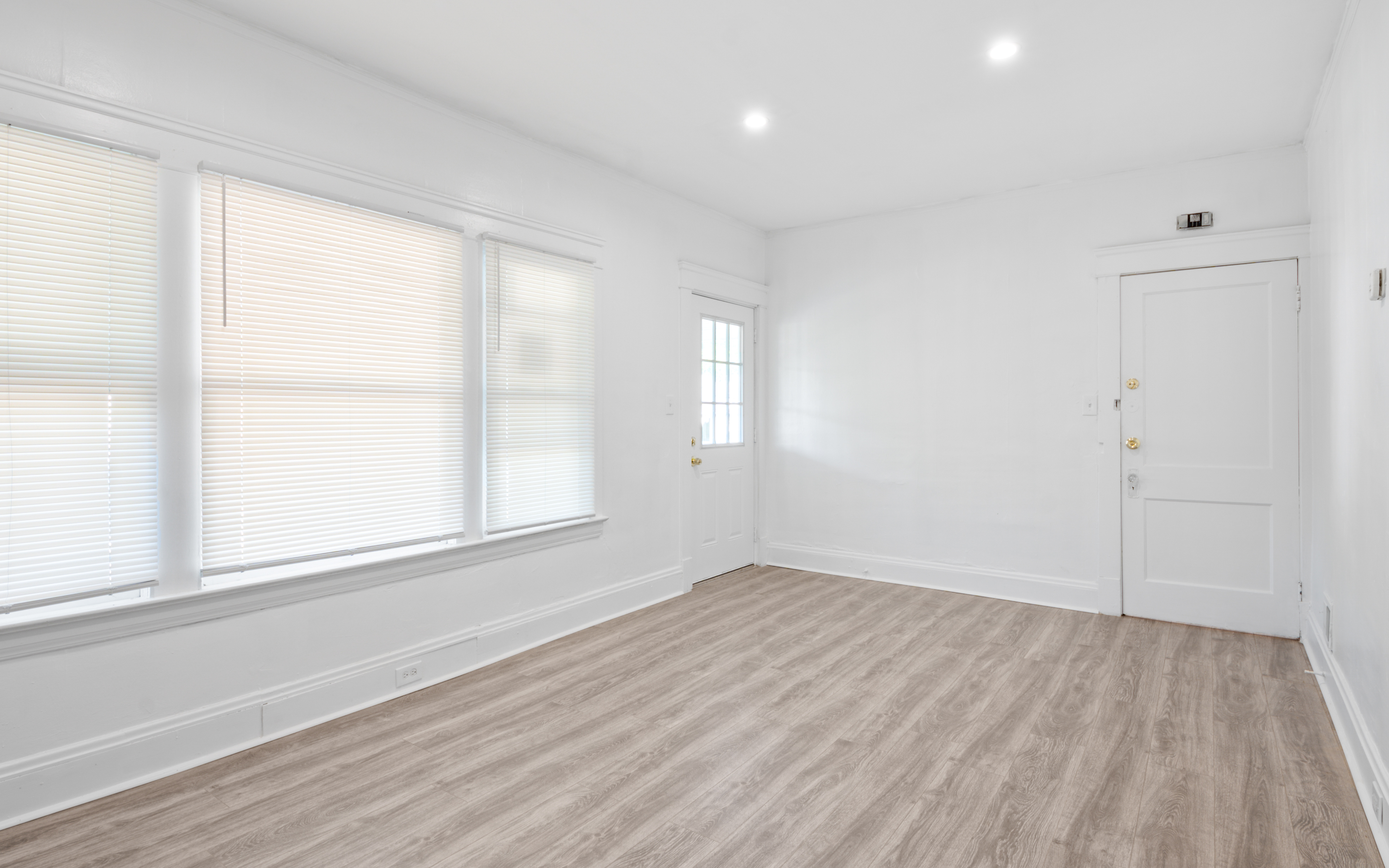 Duplex for rent at 635 E 124th St, Cleveland