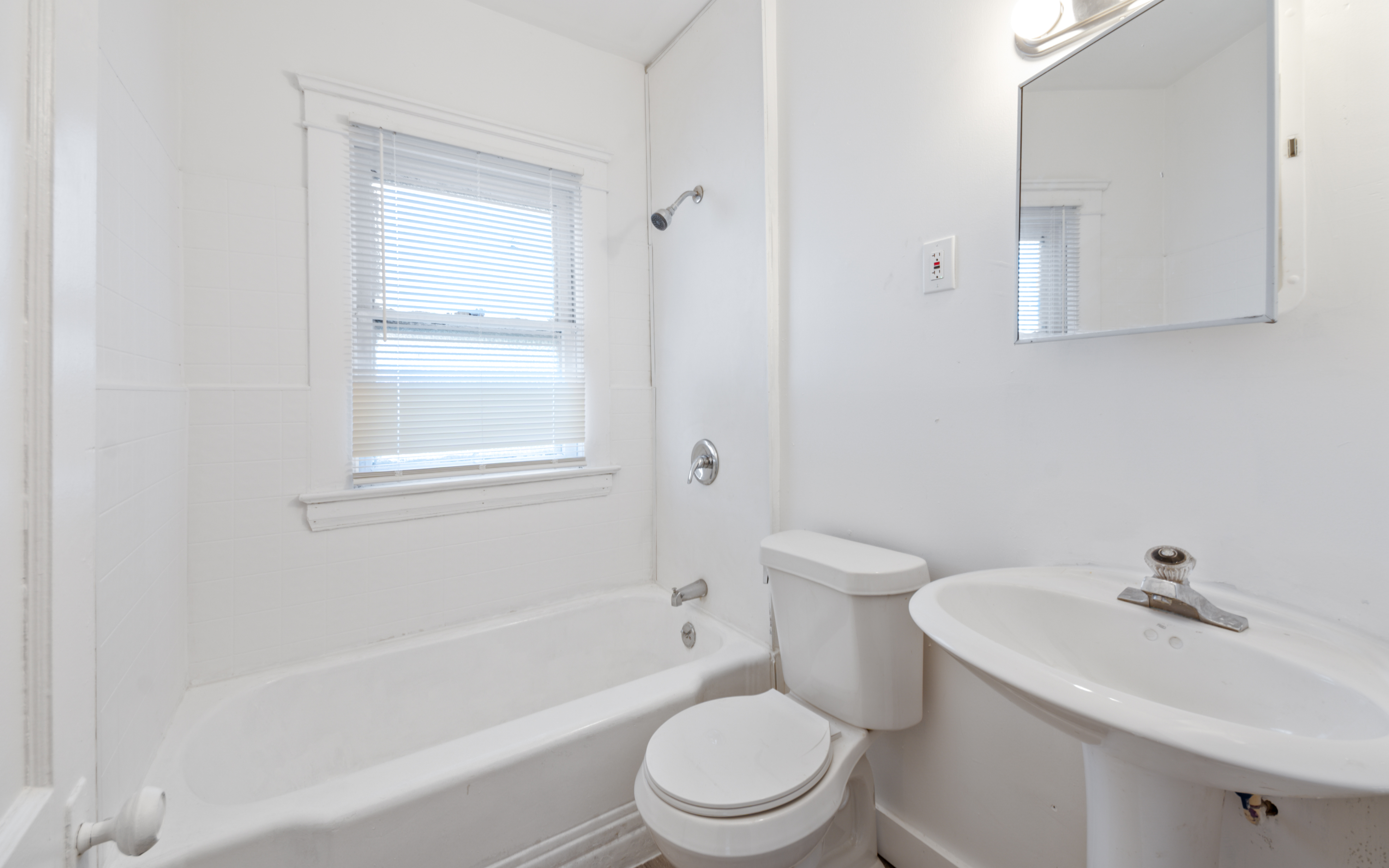 Duplex for rent at 635 E 124th St, Cleveland OH — photo 9