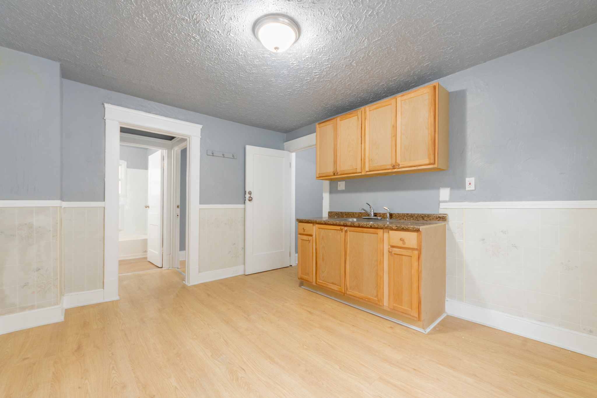 Duplex for rent at 14514 Westropp Ave, Cleveland OH — photo 2