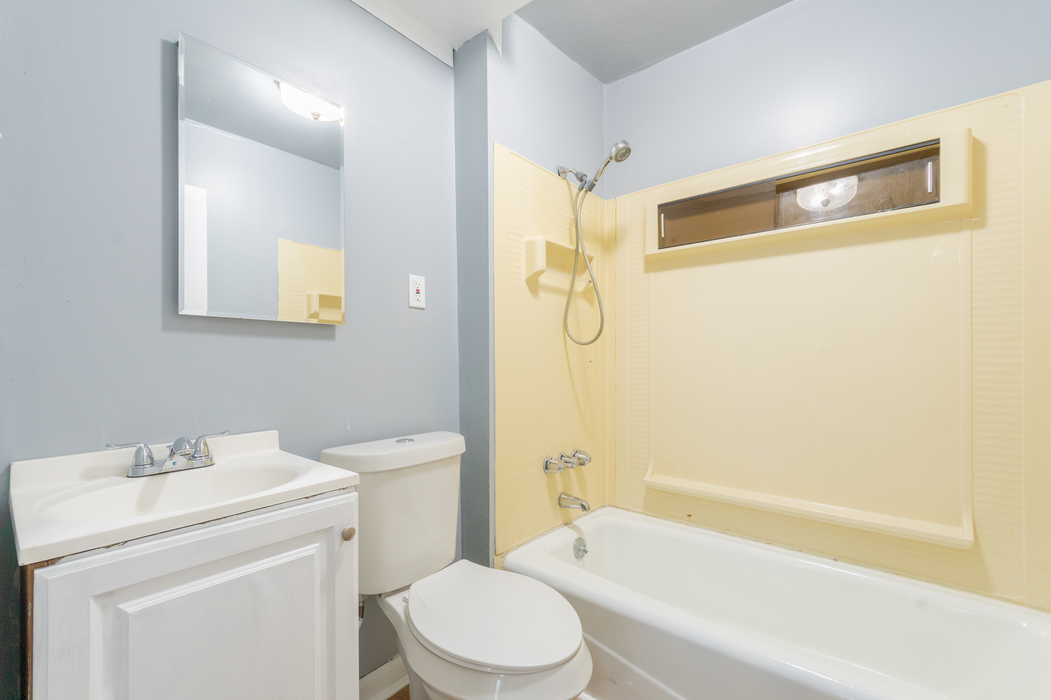 Duplex for rent at 14514 Westropp Ave, Cleveland OH — photo 4