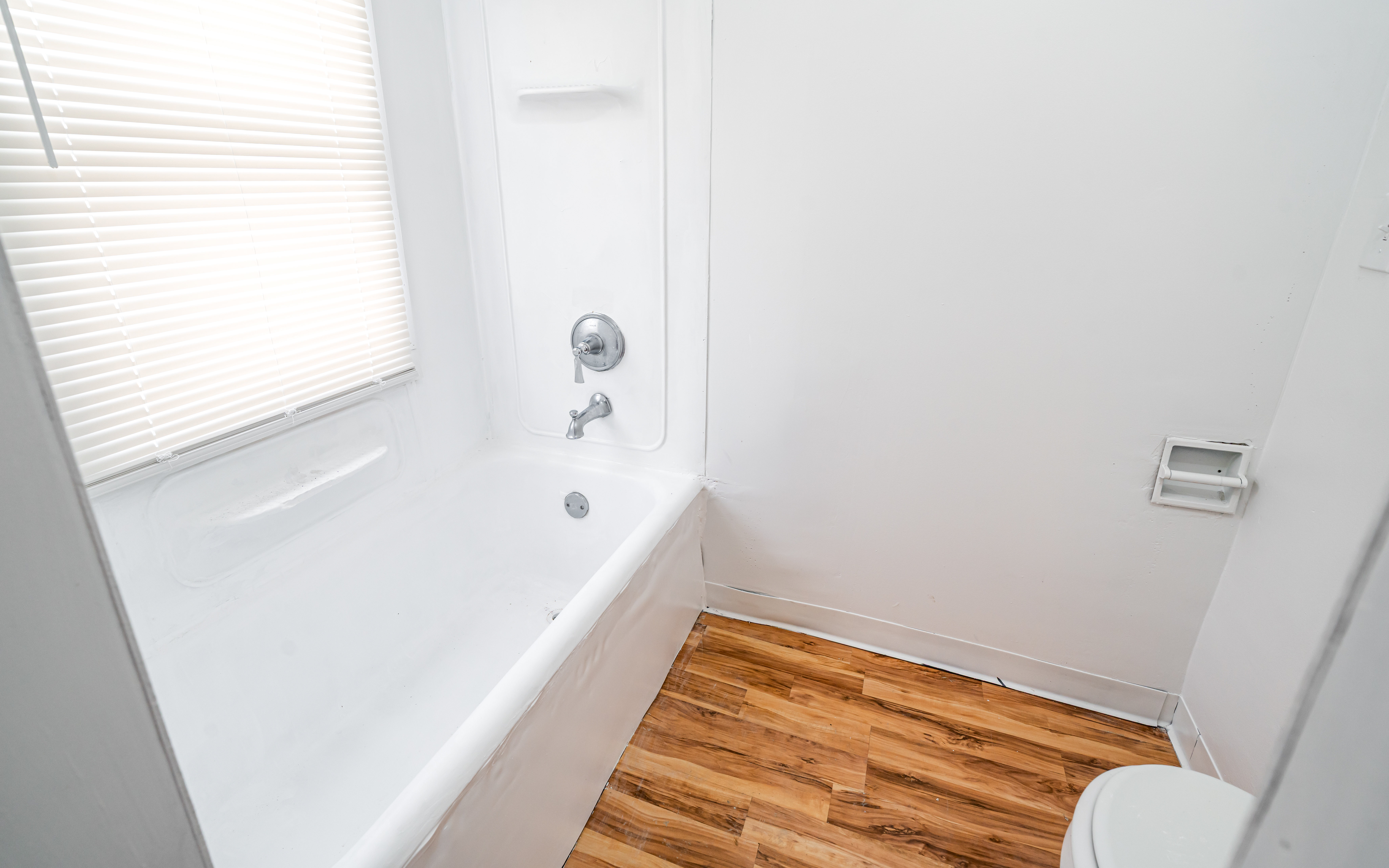 Duplex for rent at 2955 N 17th St, Milwaukee WI — photo 4