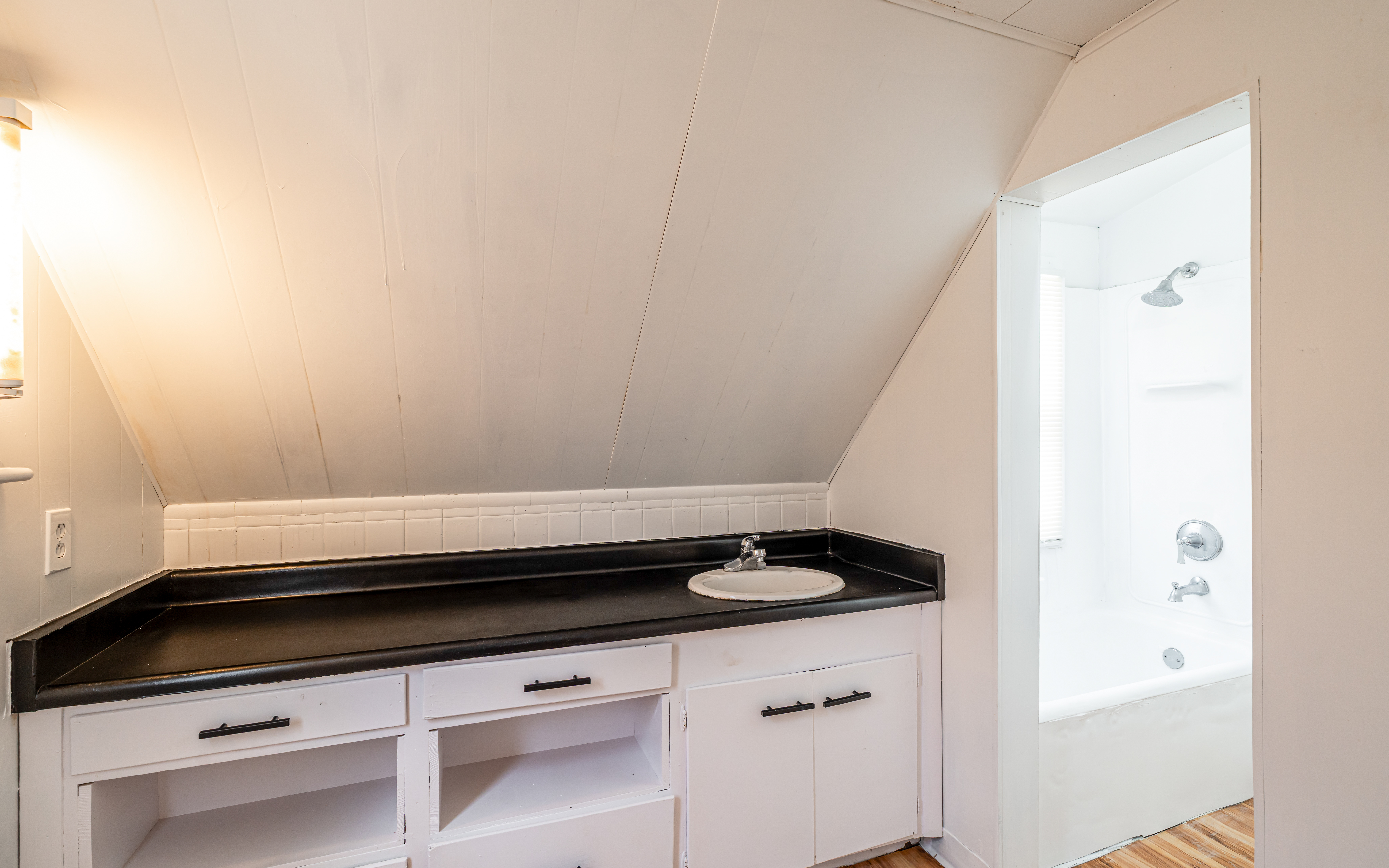 Duplex for rent at 2955 N 17th St, Milwaukee WI — photo 6