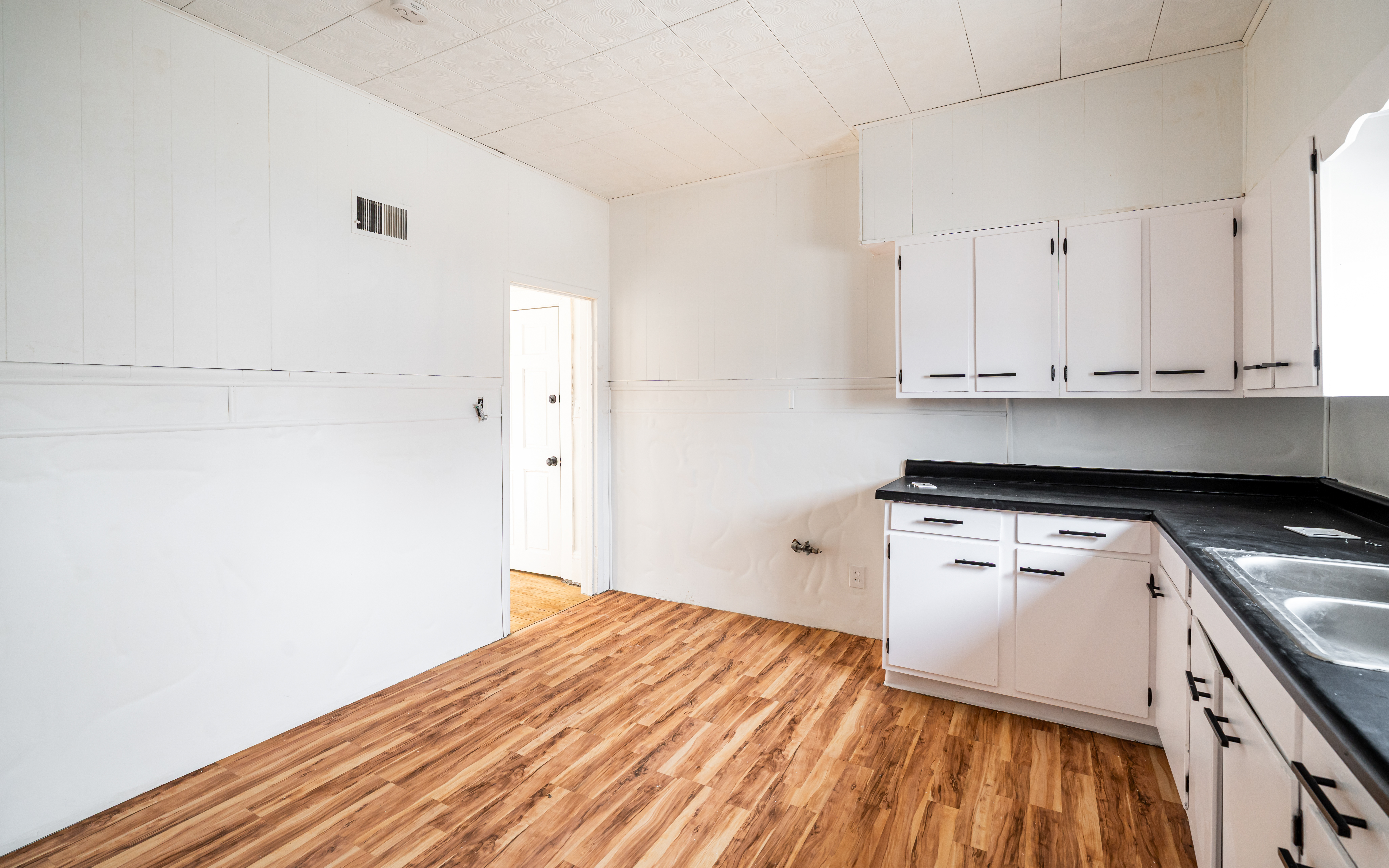 Duplex for rent at 2955 N 17th St, Milwaukee WI — photo 11