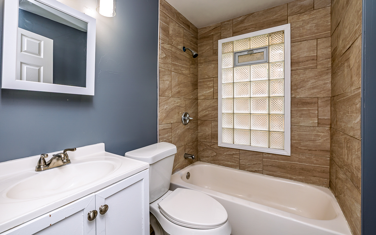 Duplex for rent at 3924 E 123rd St, Cleveland OH — photo 3