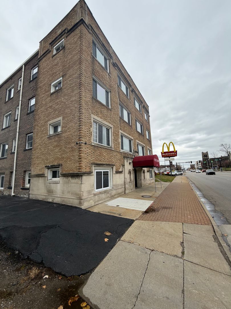 Apartment for rent at 13671 Euclid Ave, East Cleveland OH — photo 3