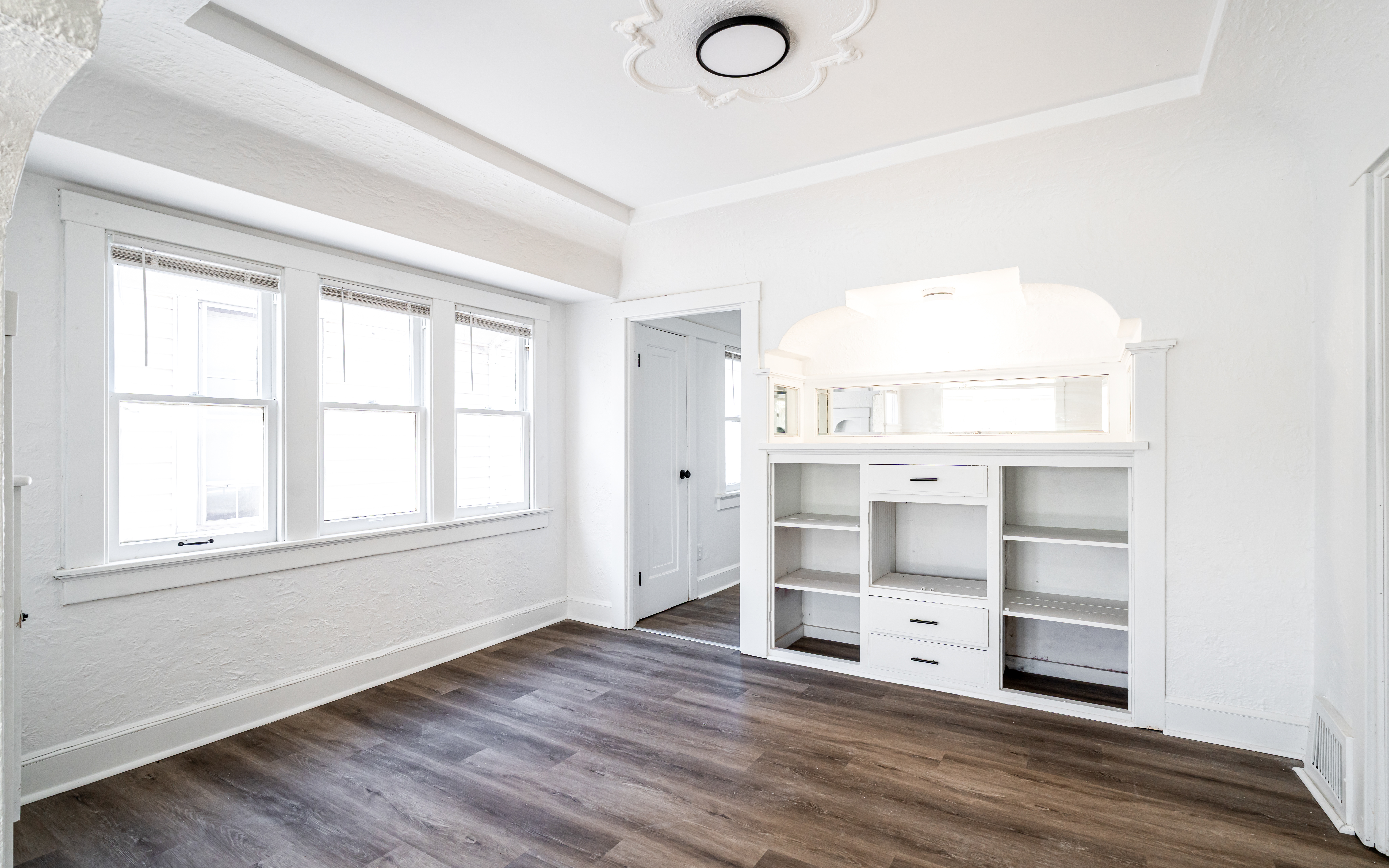 Duplex for rent at 3151 N 11th St, Milwaukee WI — photo 2