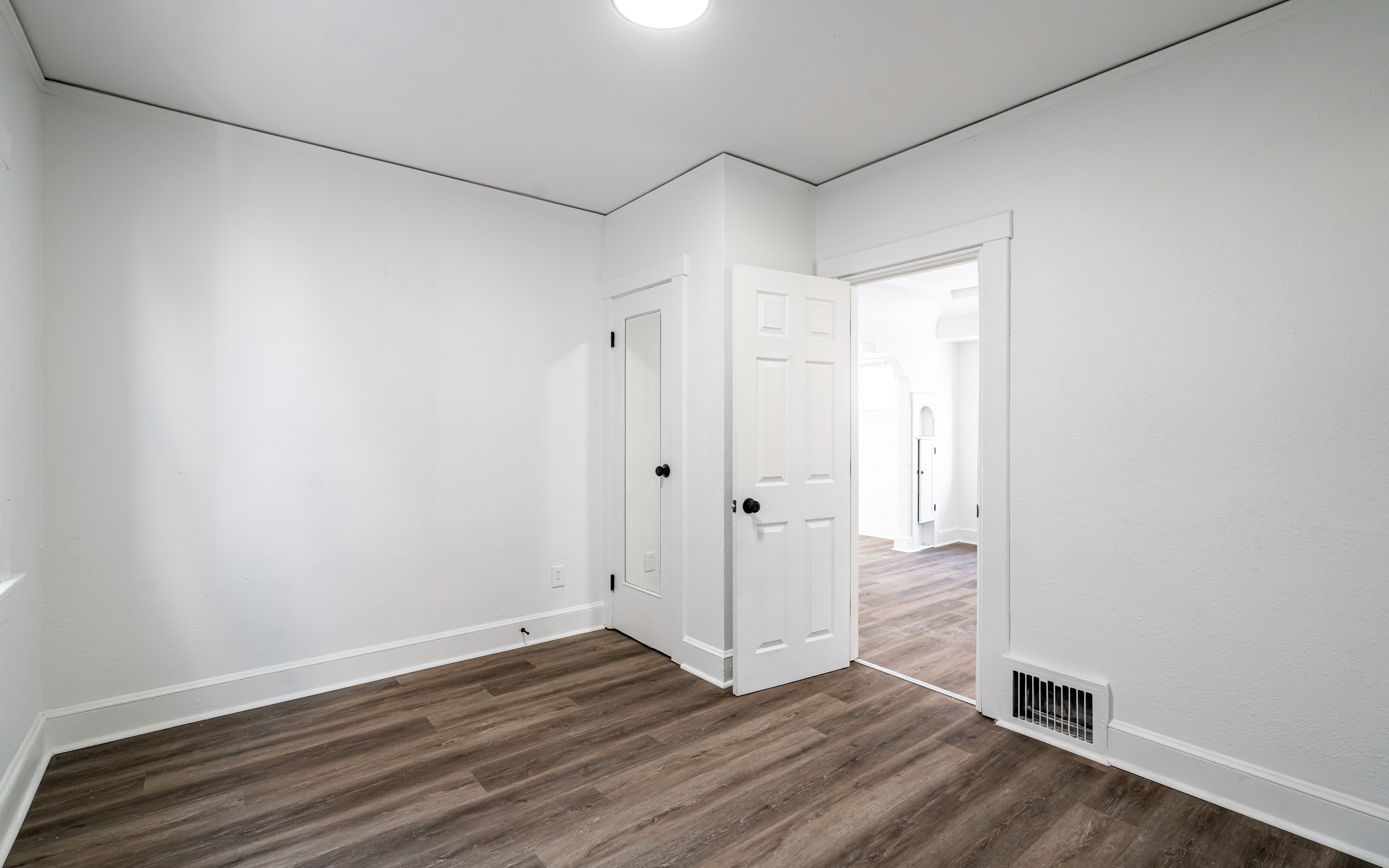 Duplex for rent at 3151 N 11th St, Milwaukee WI — photo 6